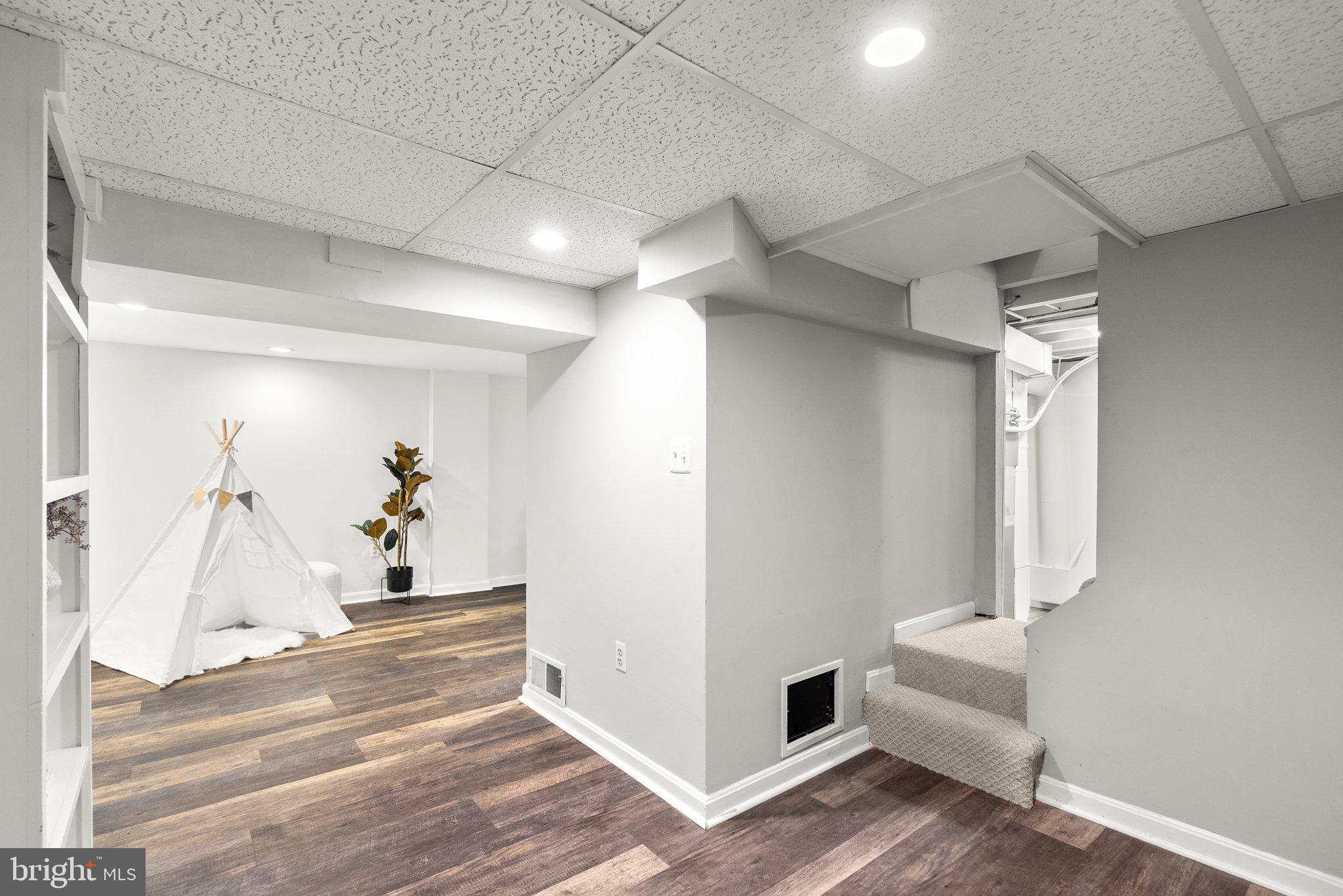 SOUTH WOODSIDE PARK - Residential