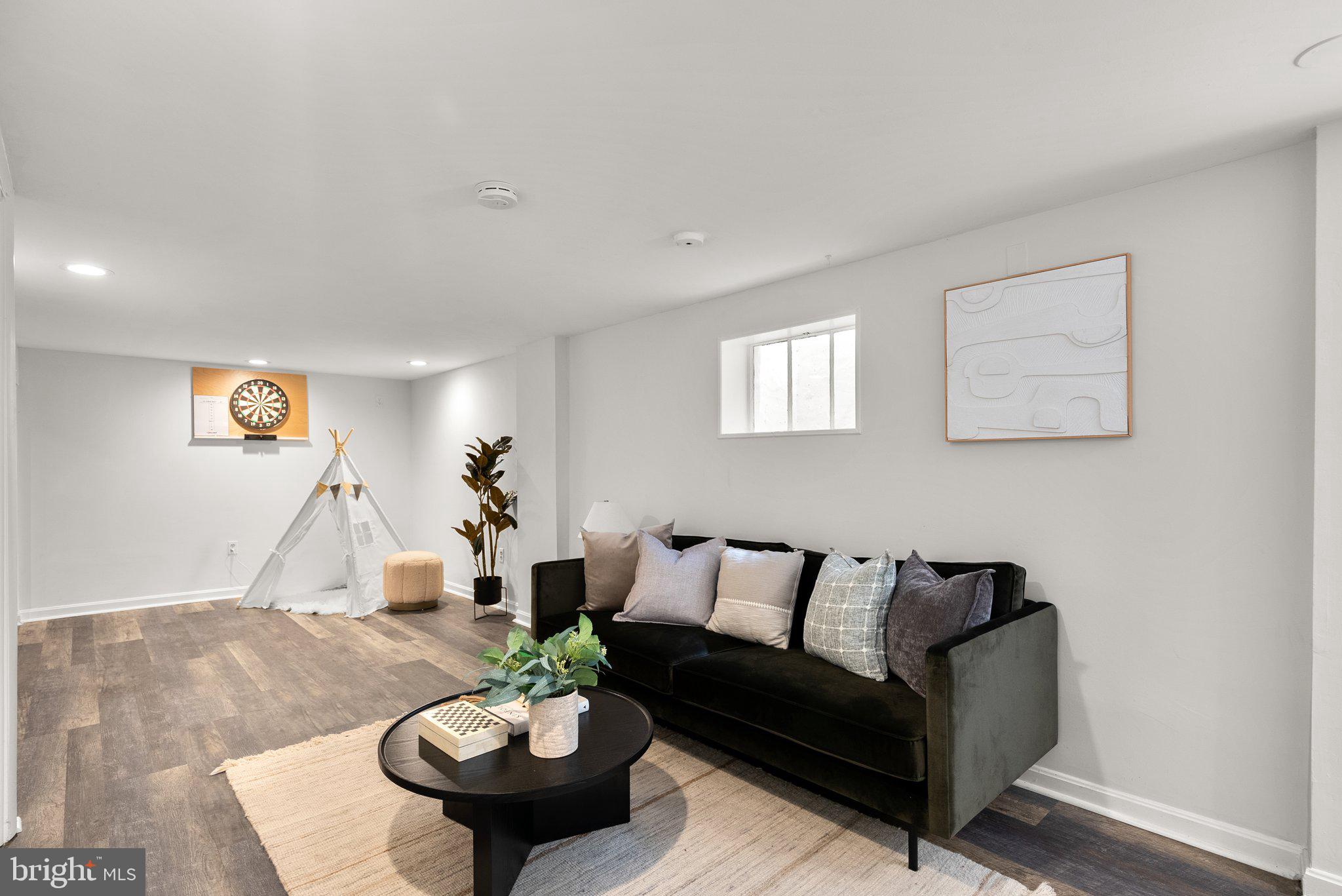 SOUTH WOODSIDE PARK - Residential