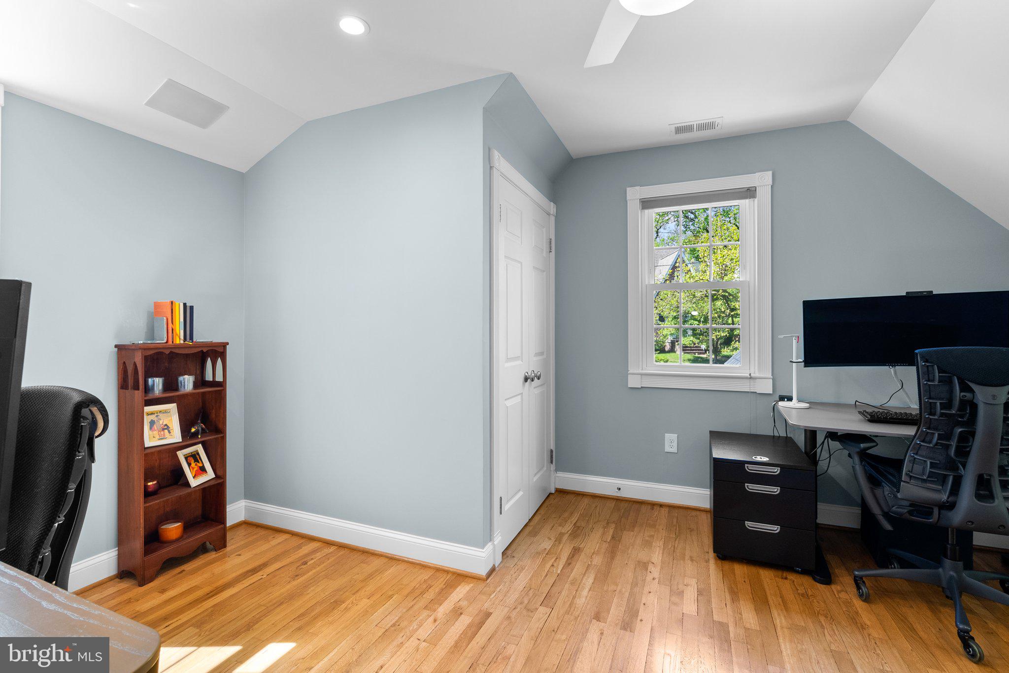 SOUTH WOODSIDE PARK - Residential