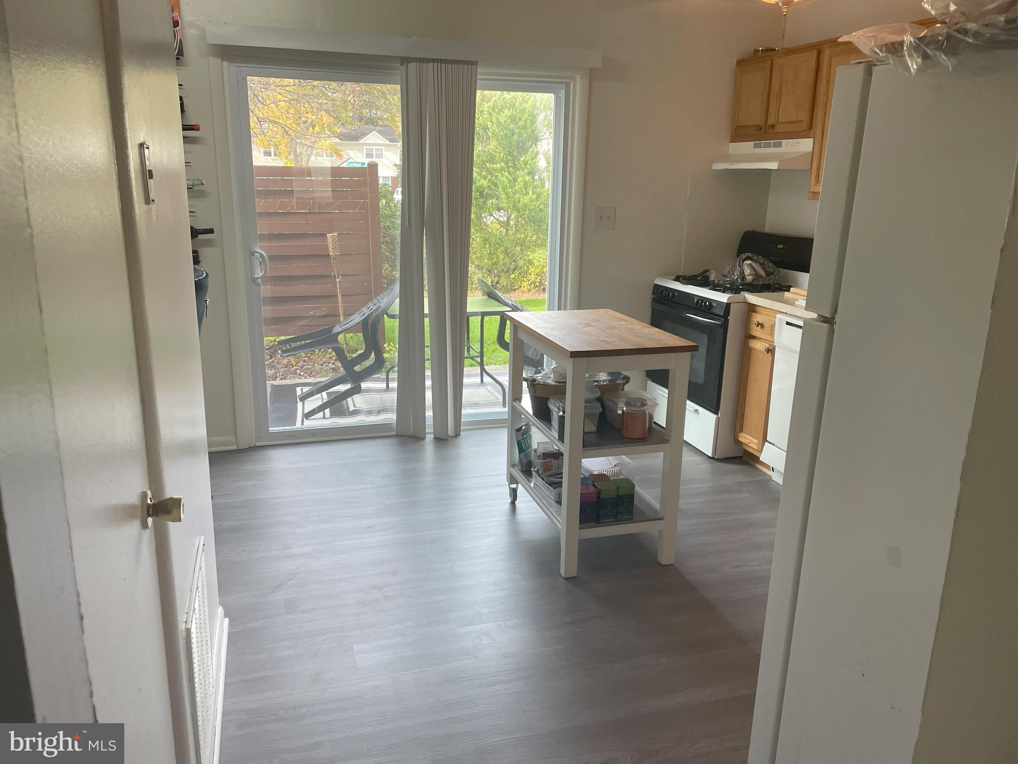 SUSSEX SQUARE CONDO - Residential Lease