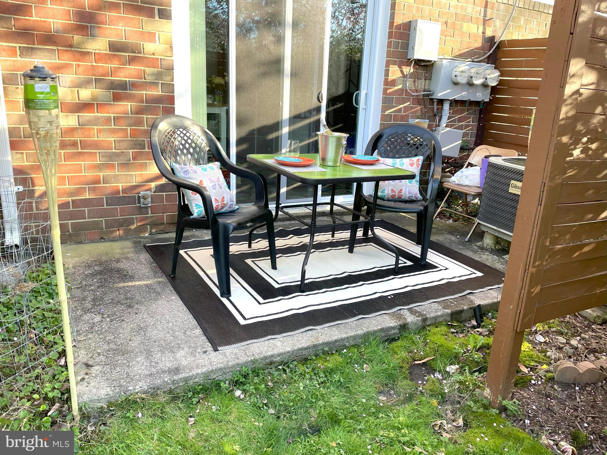 SUSSEX SQUARE CONDO - Residential Lease