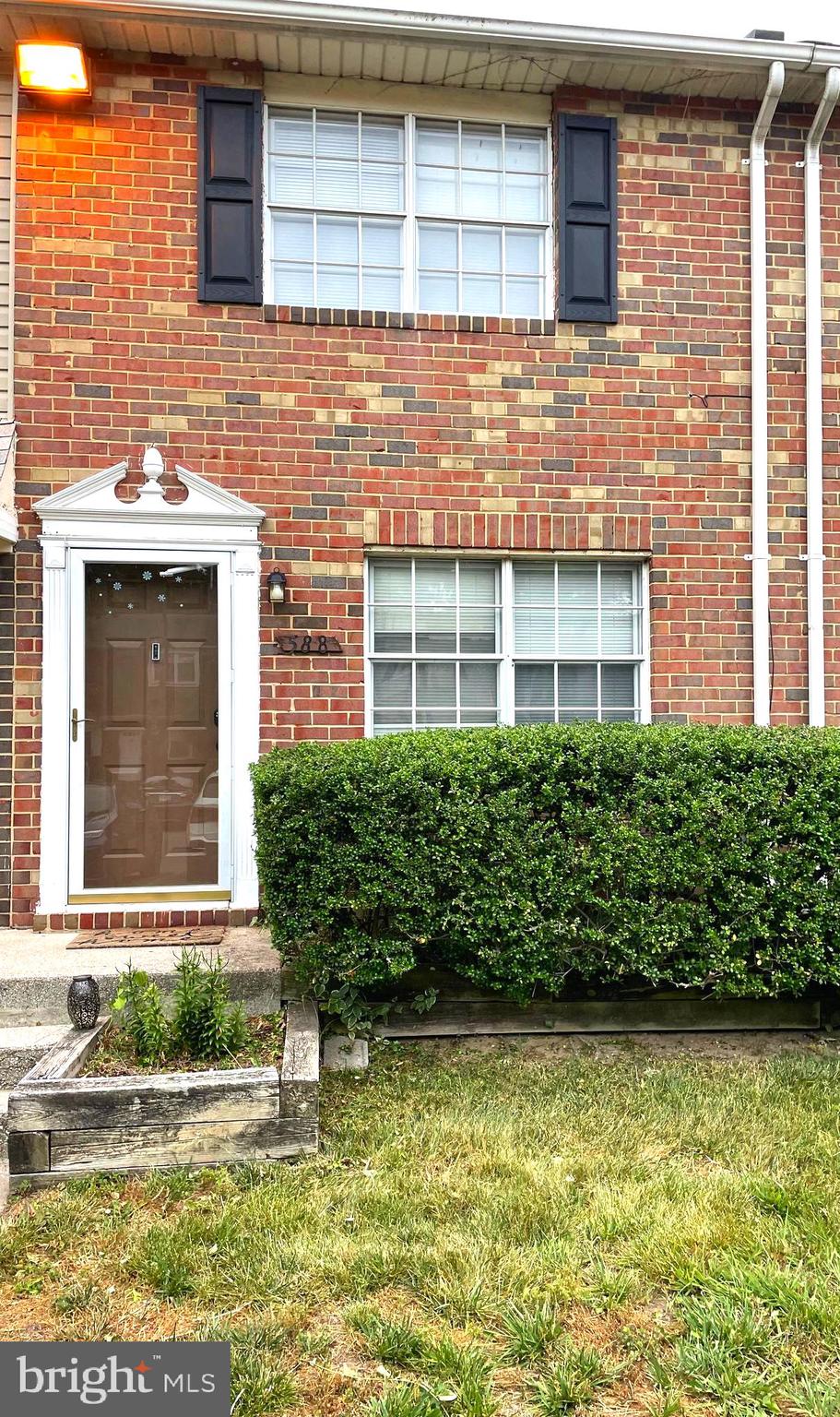 SUSSEX SQUARE CONDO - Residential Lease