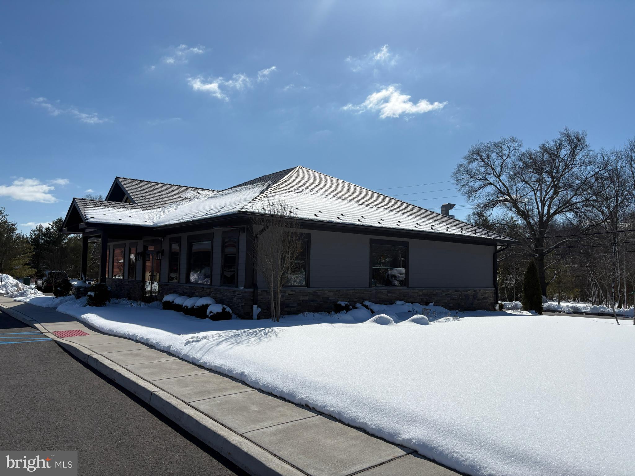 1381 FAIRVIEW BOULEVARD 1381