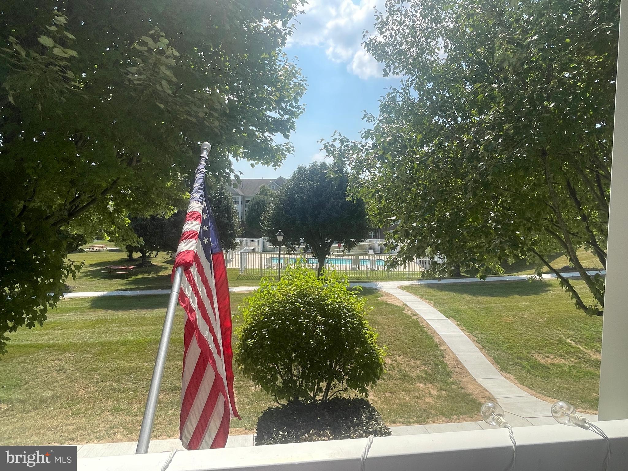 BAYLAND CONDO - Residential