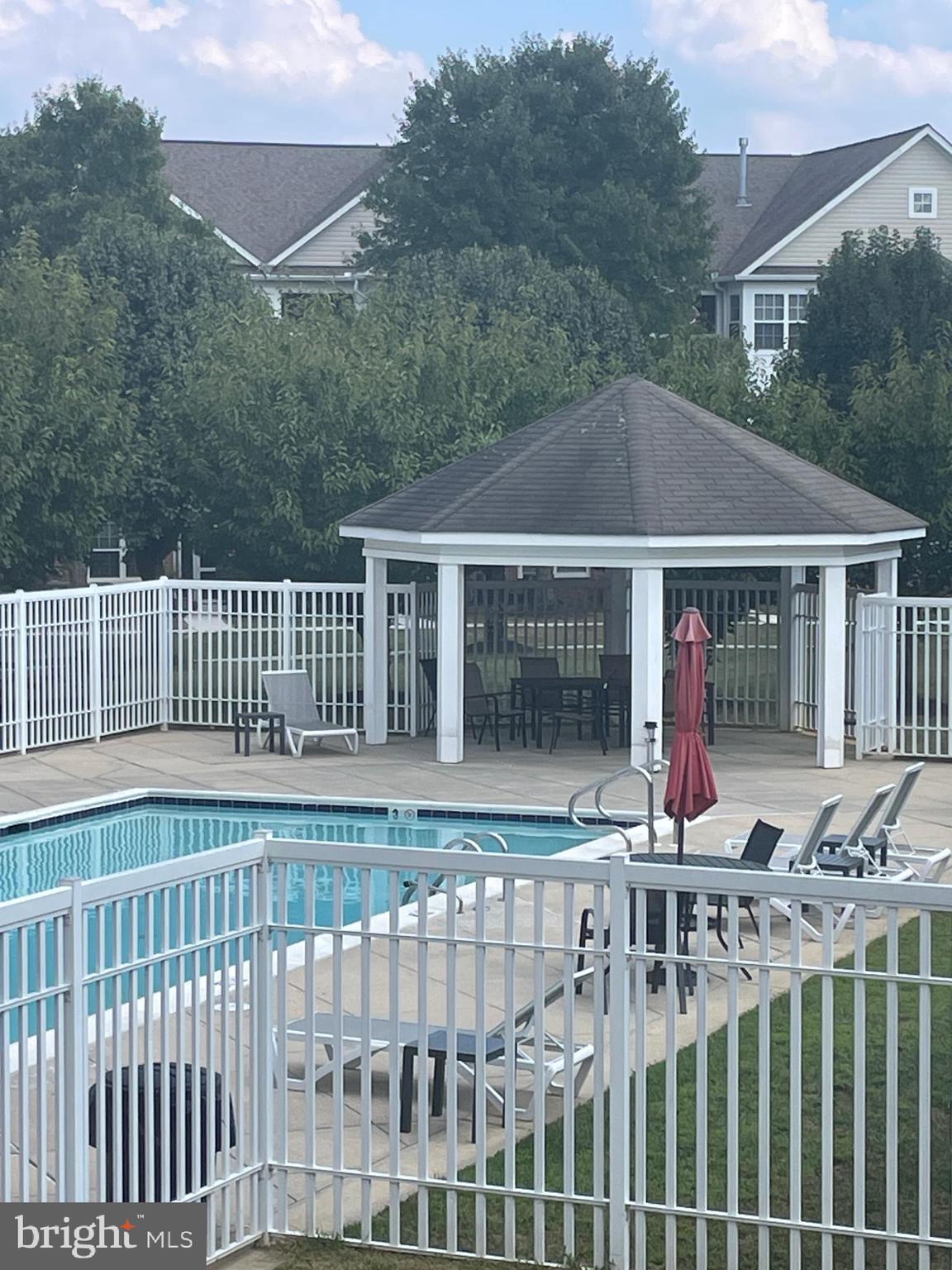 BAYLAND CONDO - Residential