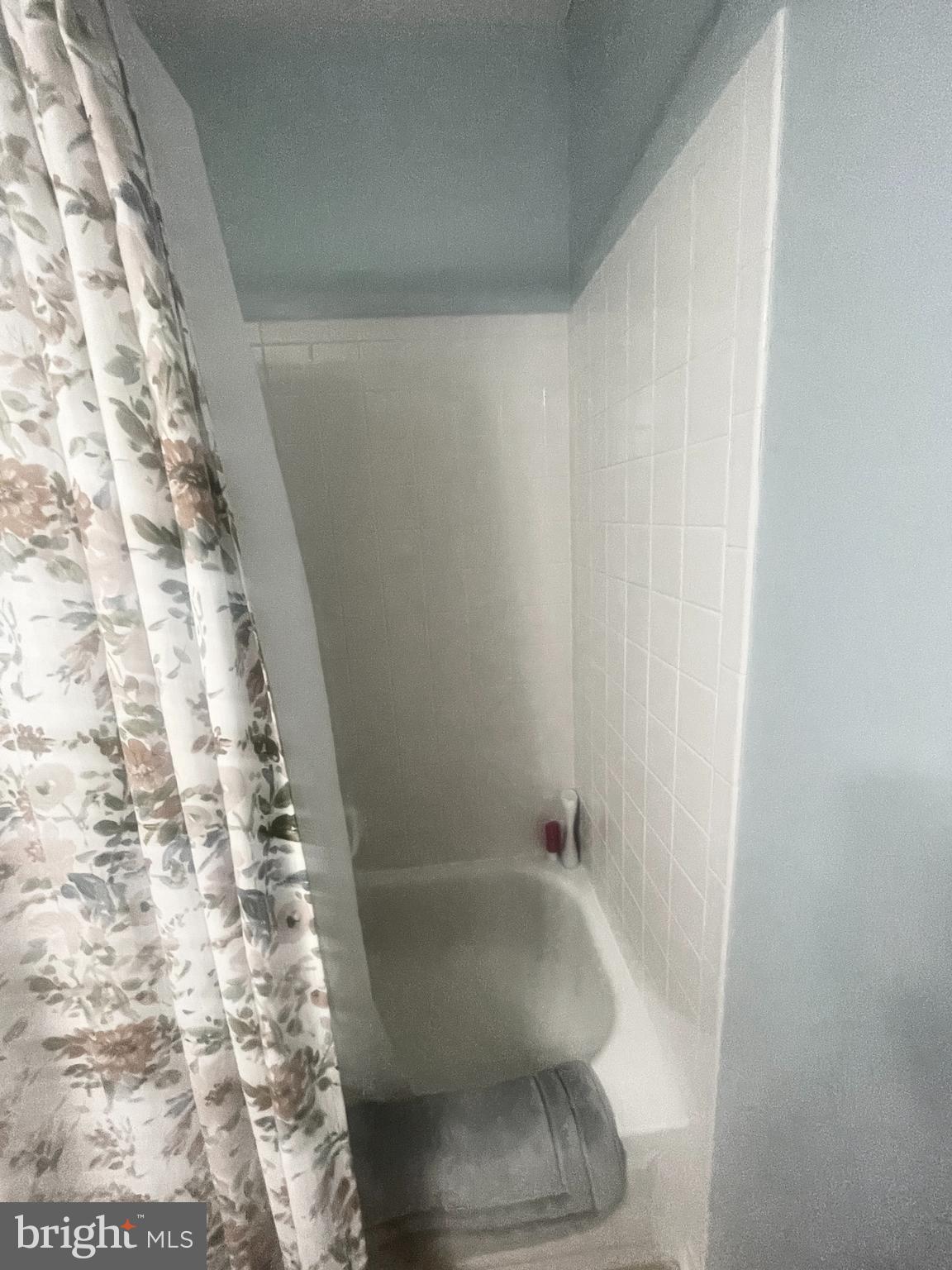 BAYLAND CONDO - Residential