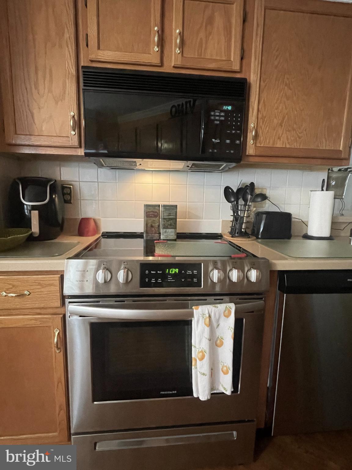 BAYLAND CONDO - Residential