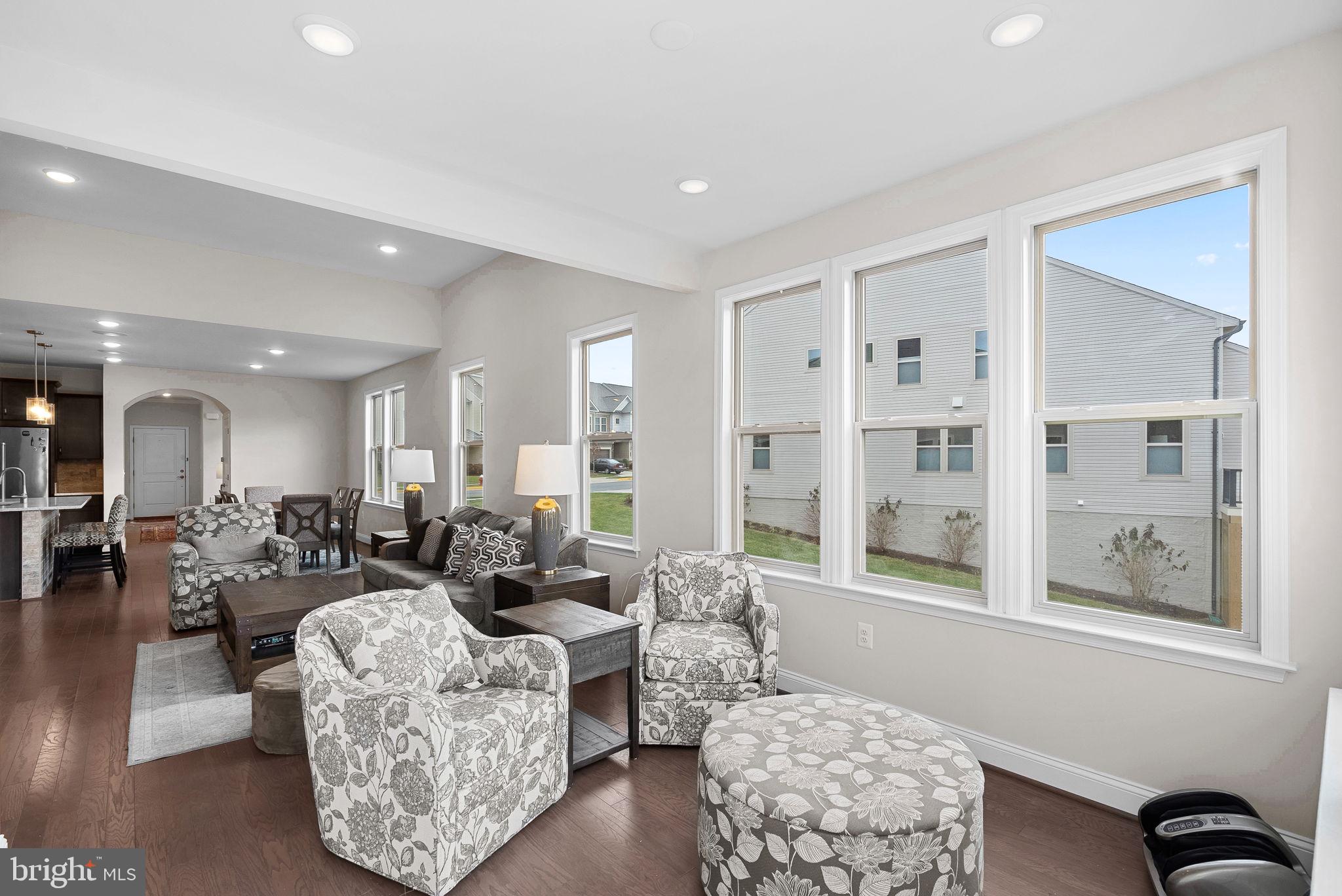 LEXINGTON 7 - Residential