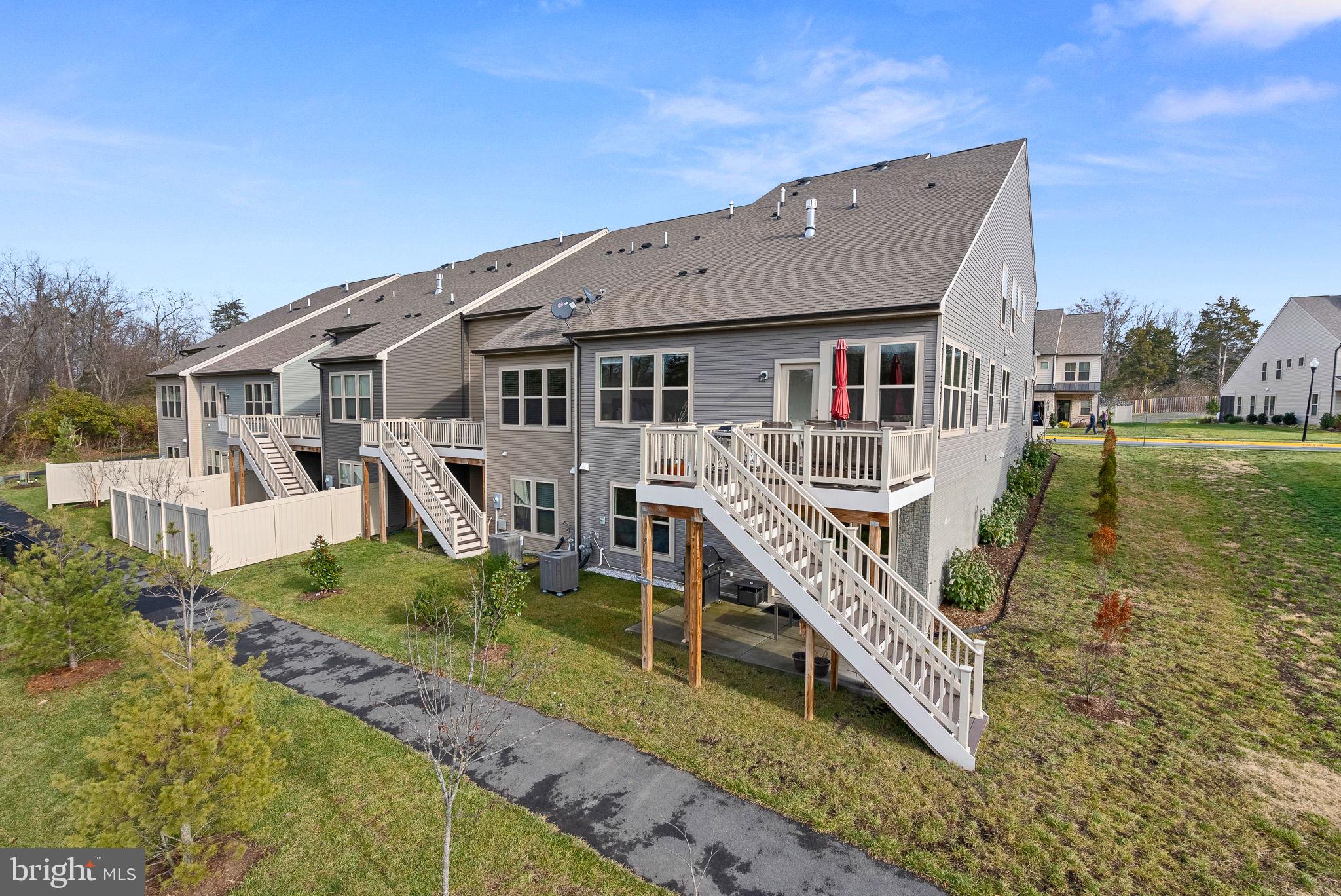 LEXINGTON 7 - Residential