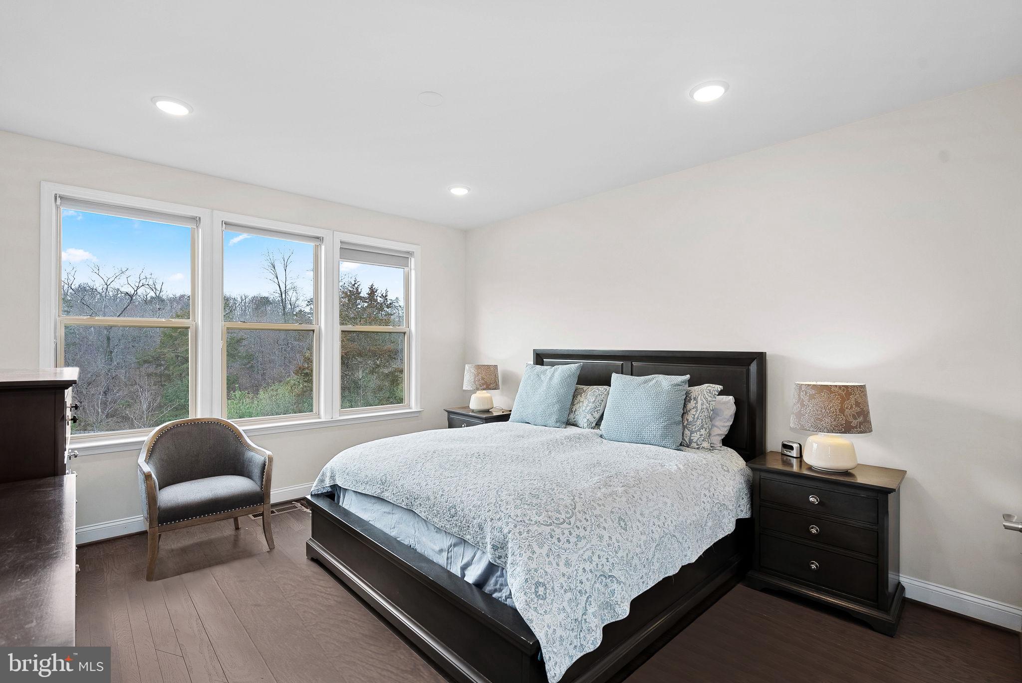 LEXINGTON 7 - Residential