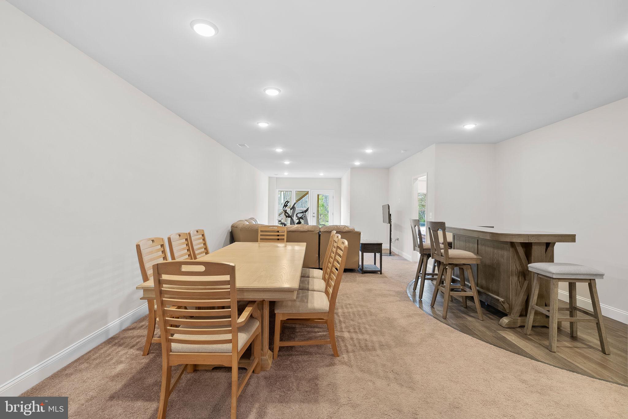 LEXINGTON 7 - Residential