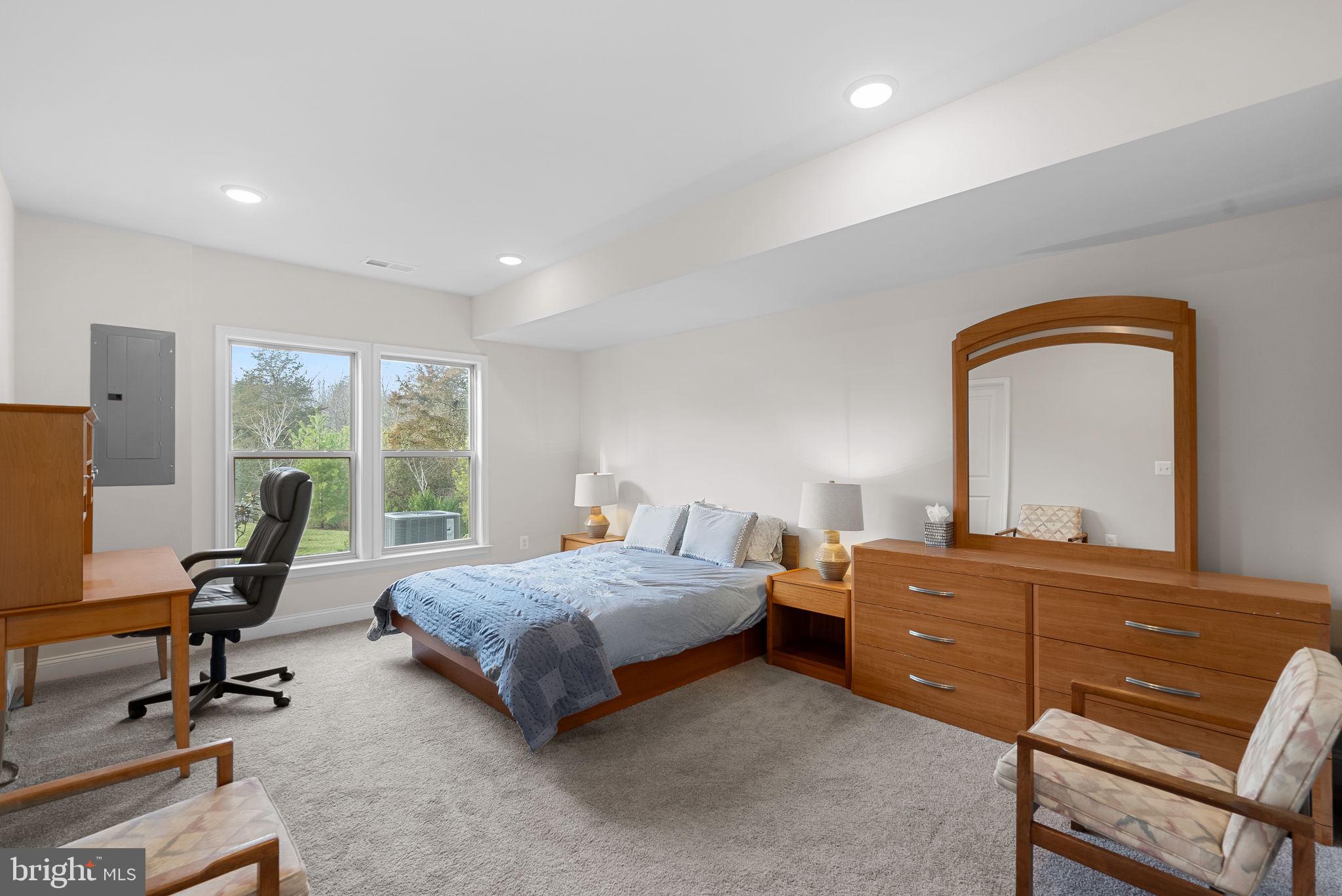 LEXINGTON 7 - Residential