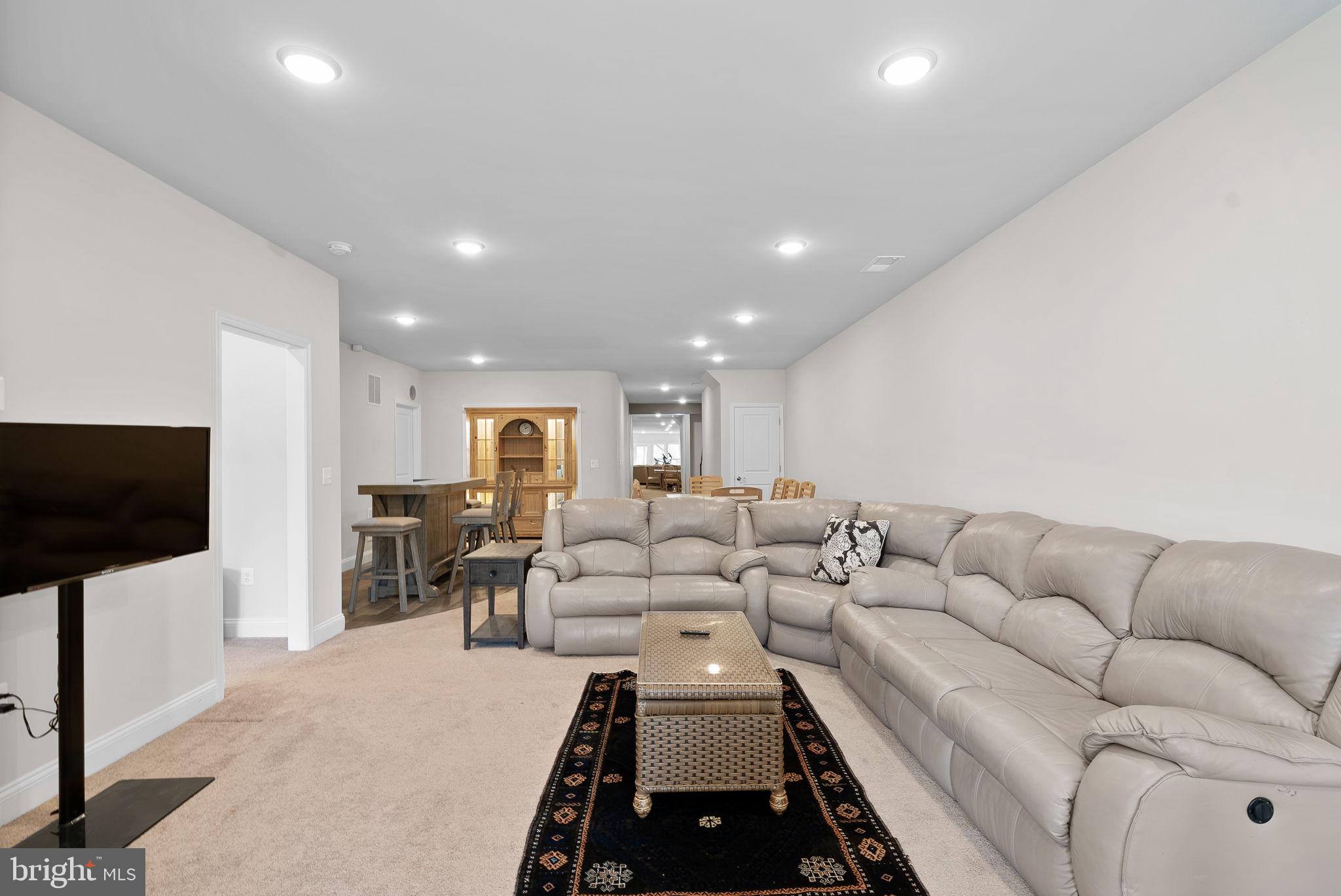 LEXINGTON 7 - Residential