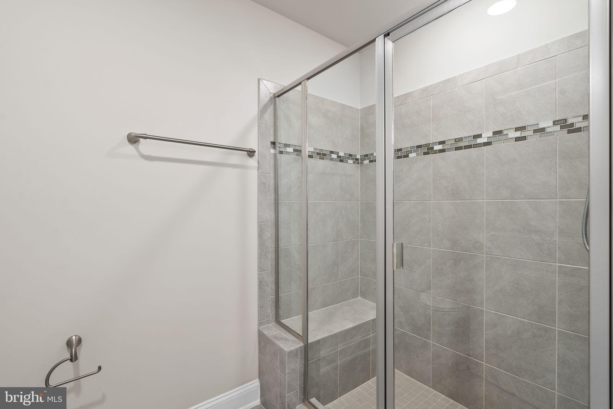 LEXINGTON 7 - Residential