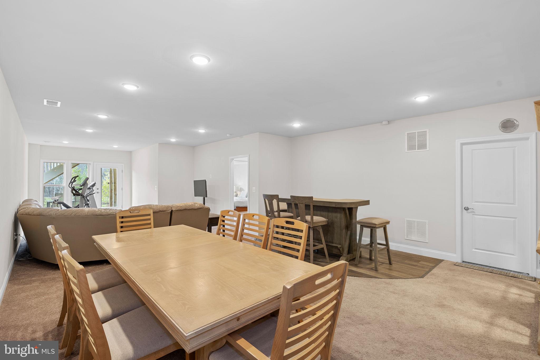 LEXINGTON 7 - Residential