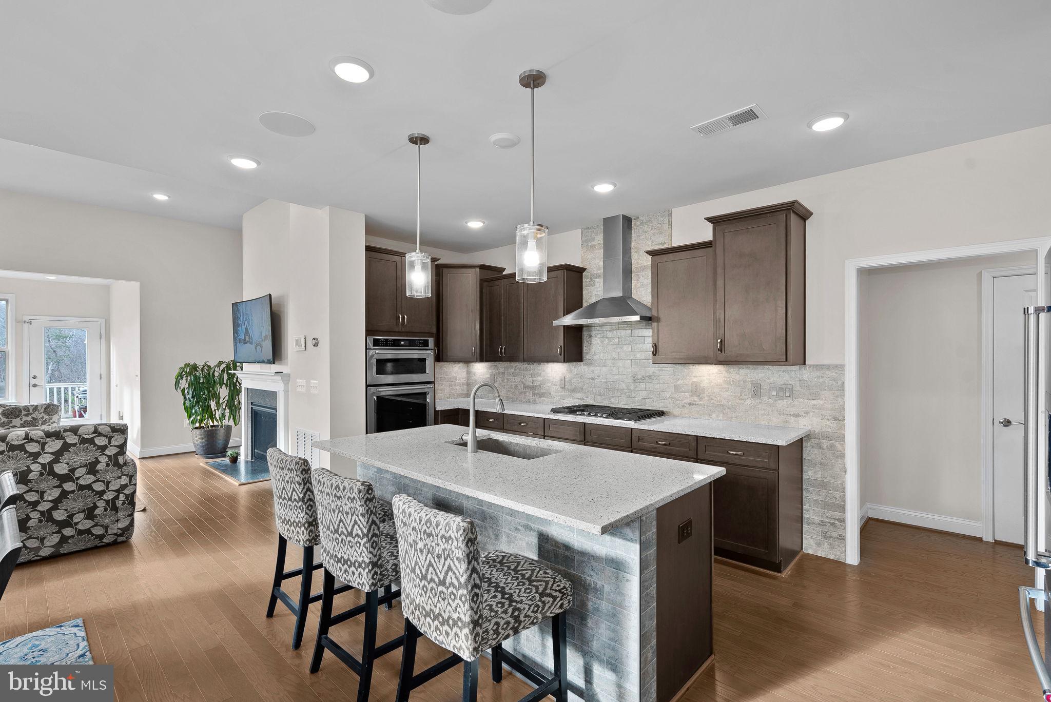 LEXINGTON 7 - Residential