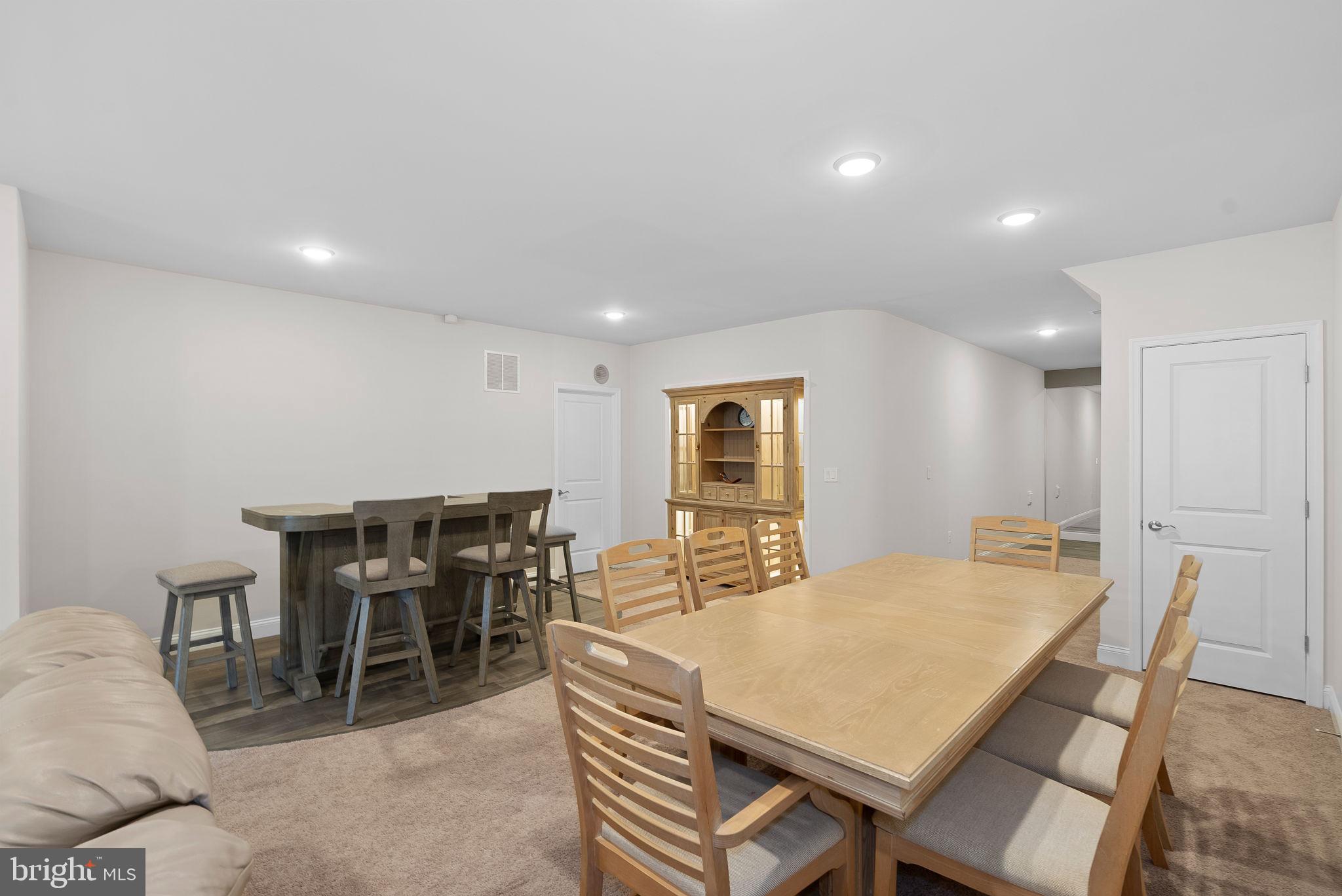 LEXINGTON 7 - Residential