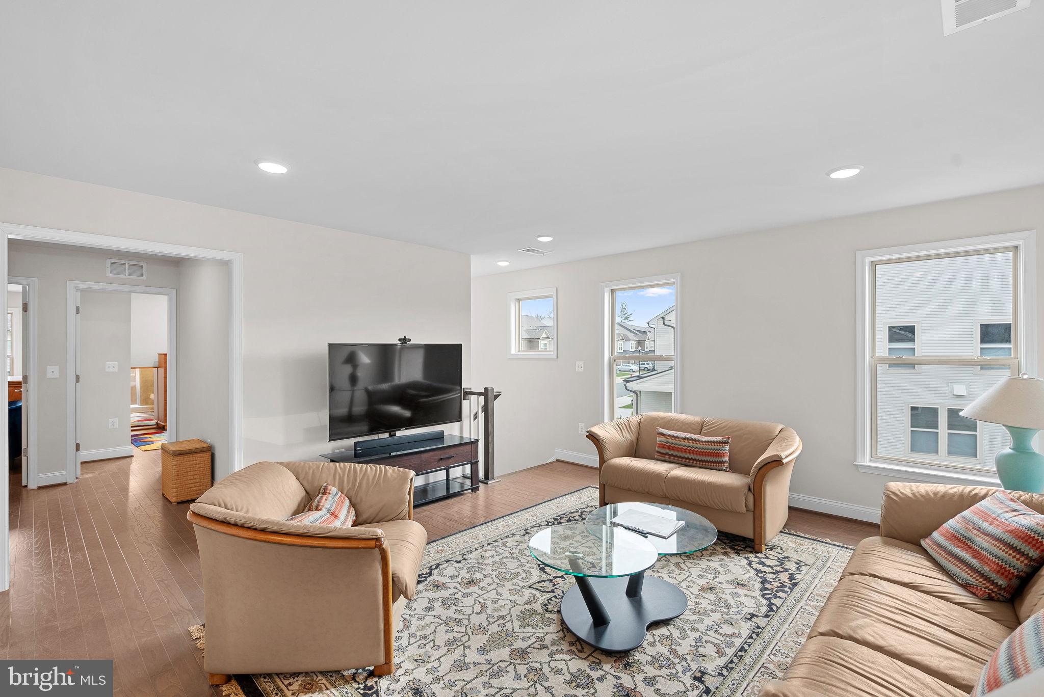 LEXINGTON 7 - Residential