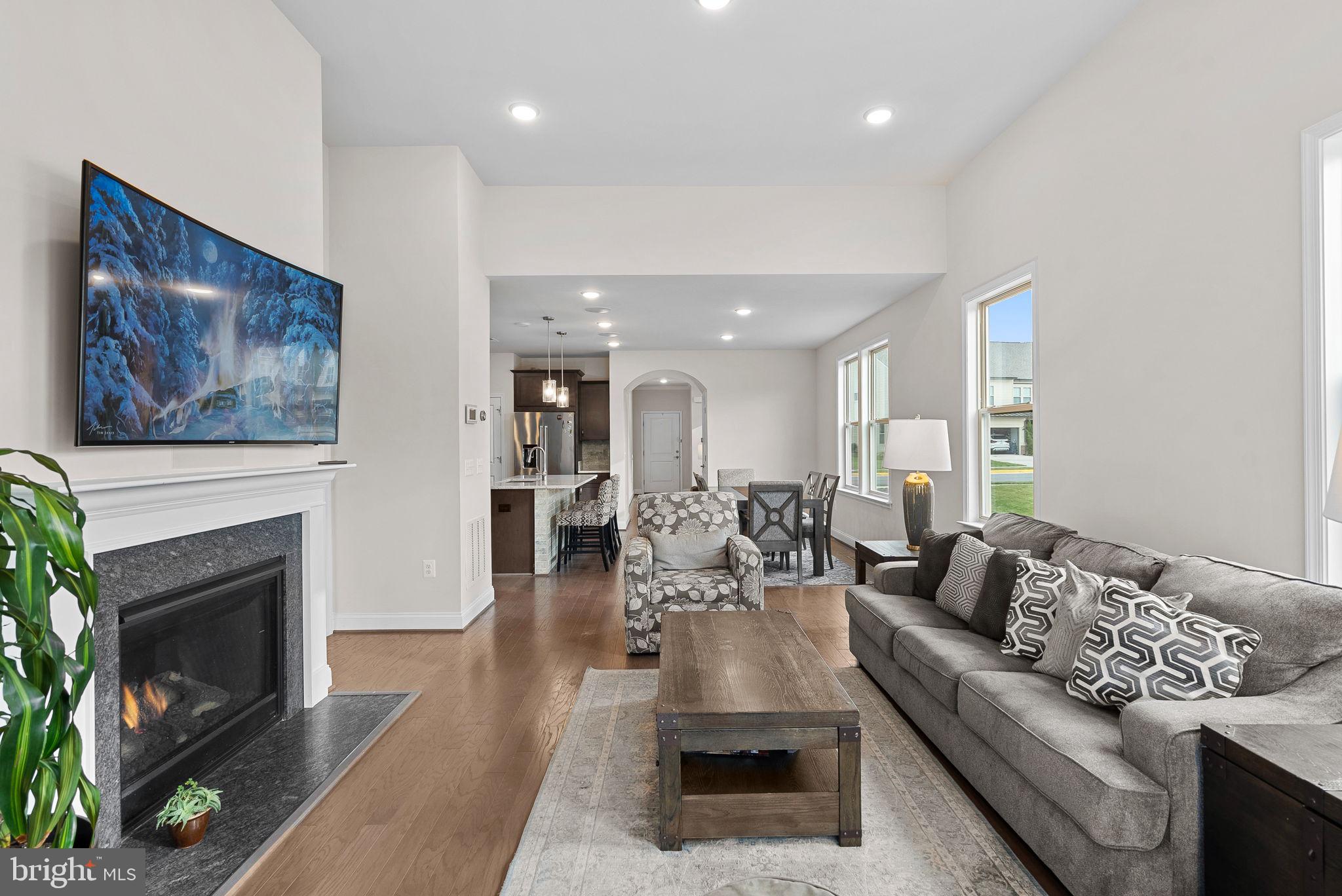 LEXINGTON 7 - Residential