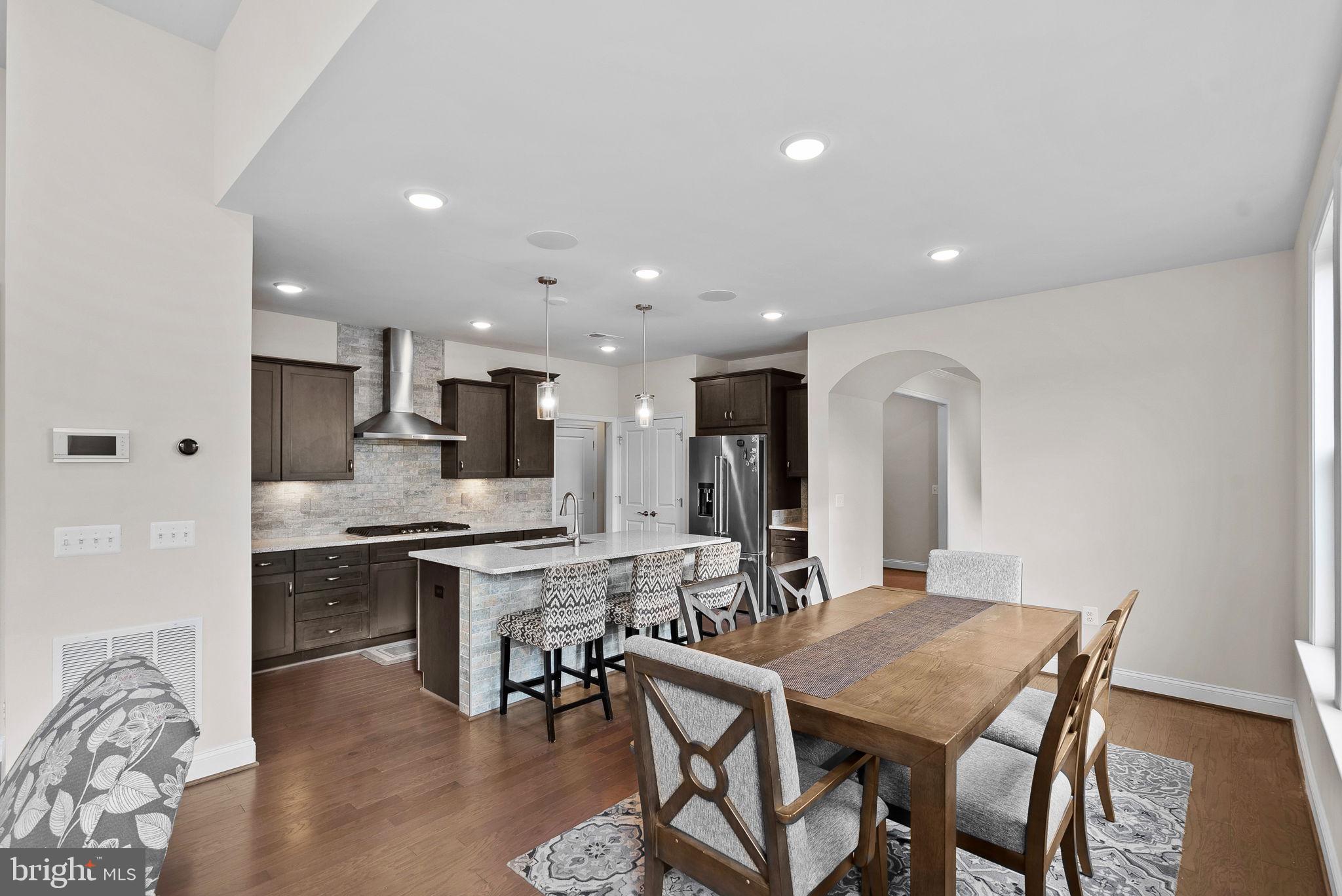 LEXINGTON 7 - Residential