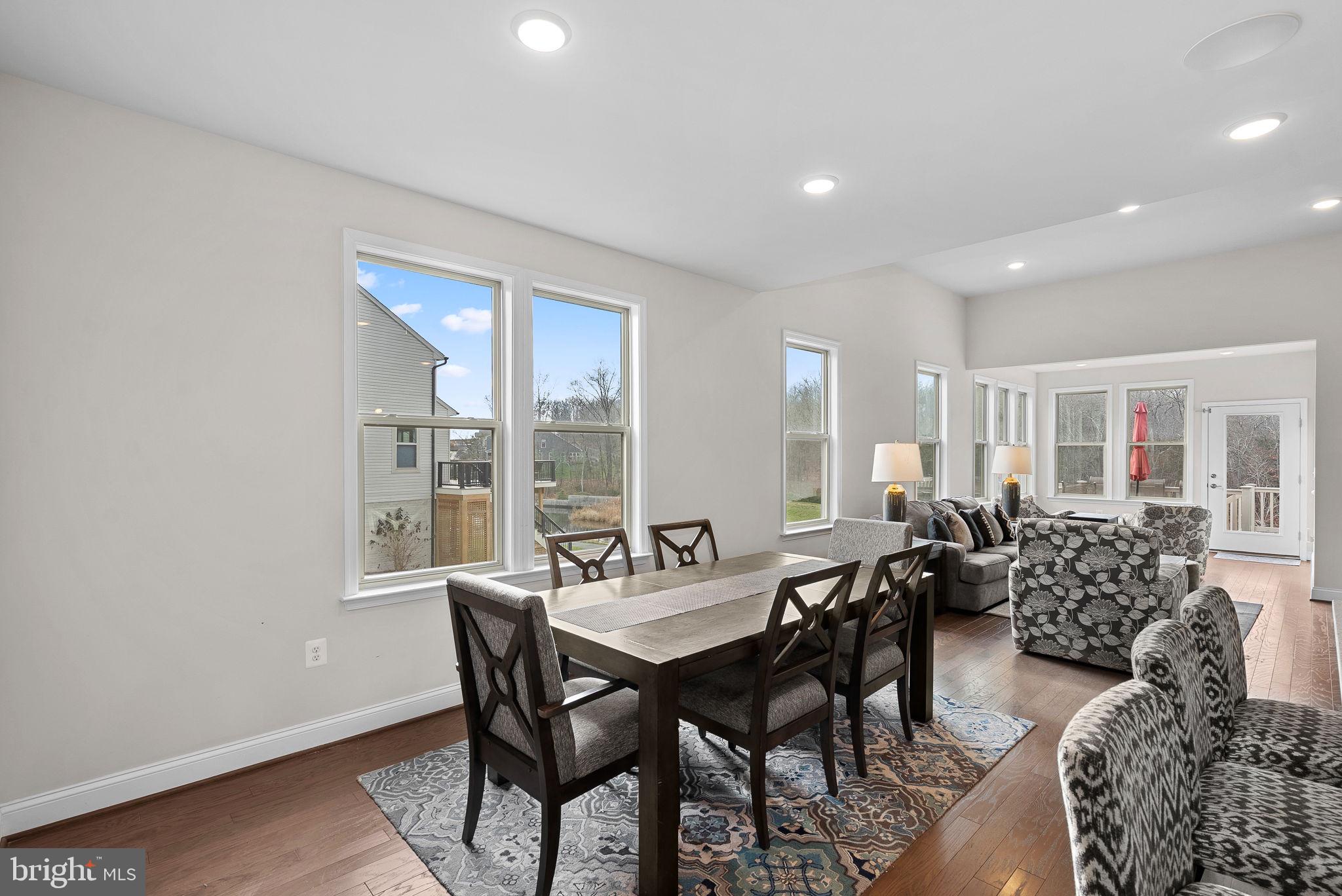 LEXINGTON 7 - Residential