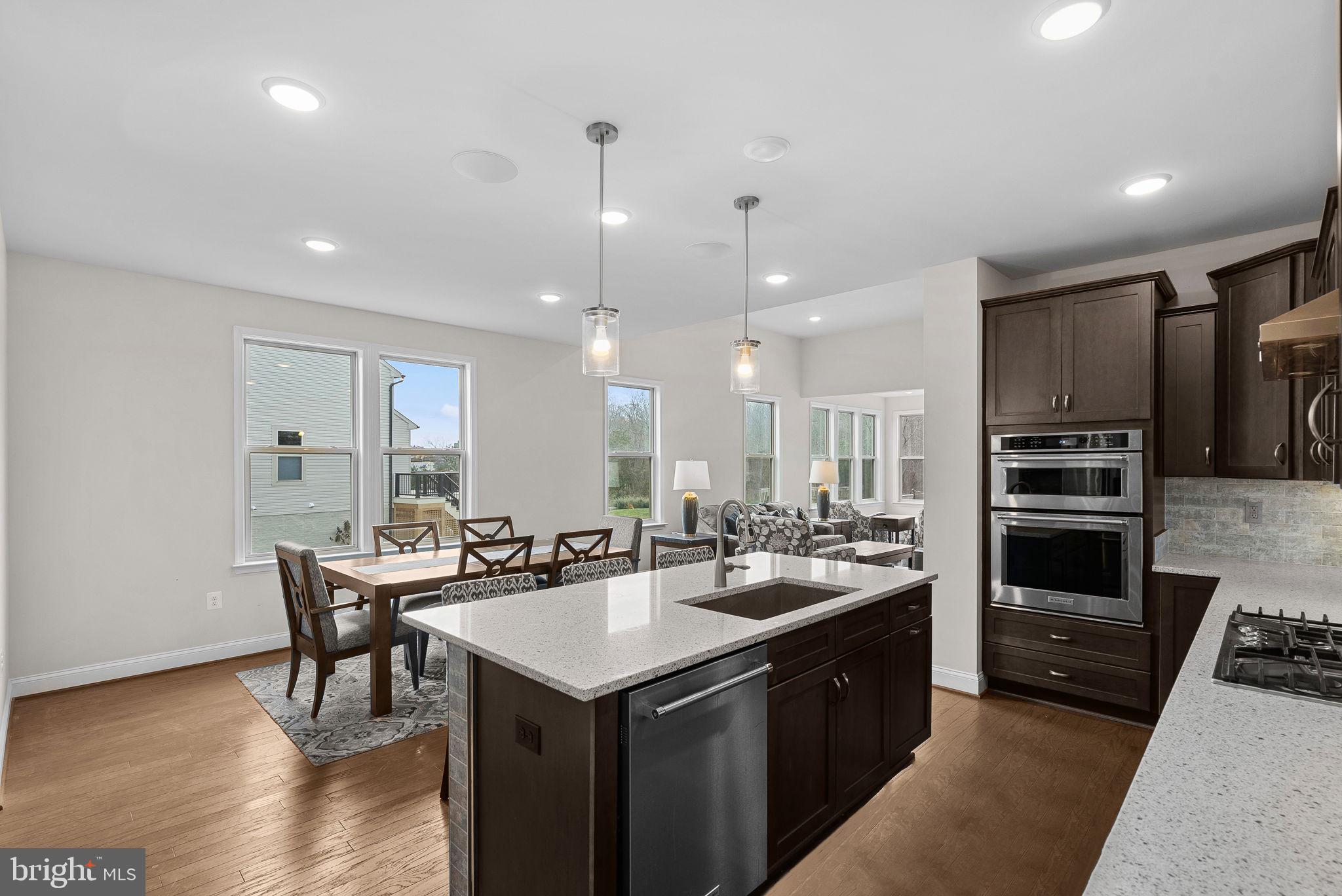 LEXINGTON 7 - Residential