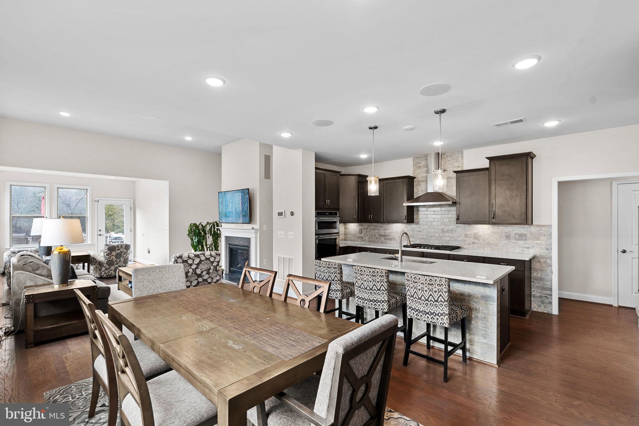 LEXINGTON 7 - Residential