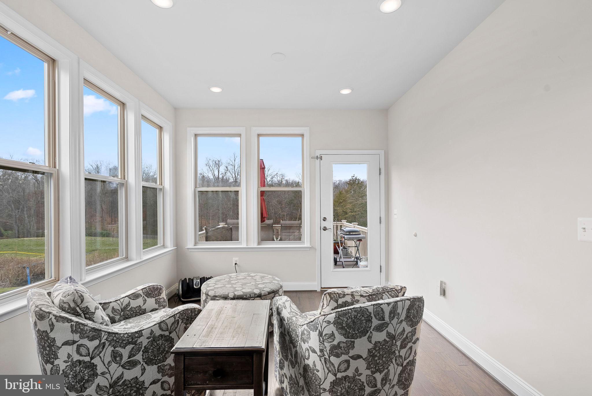 LEXINGTON 7 - Residential