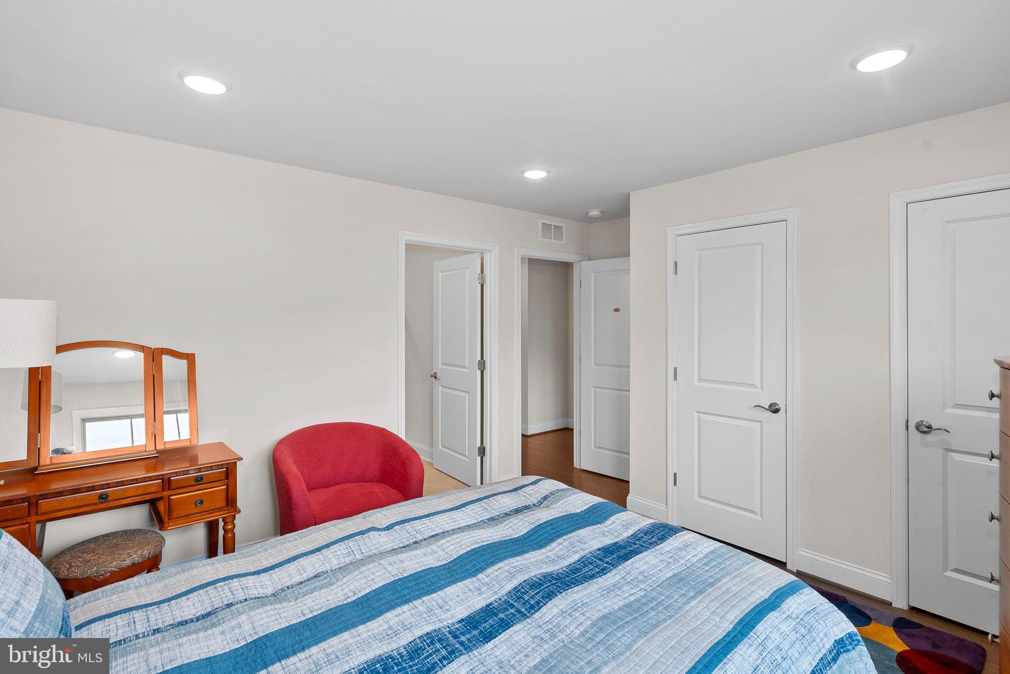 LEXINGTON 7 - Residential