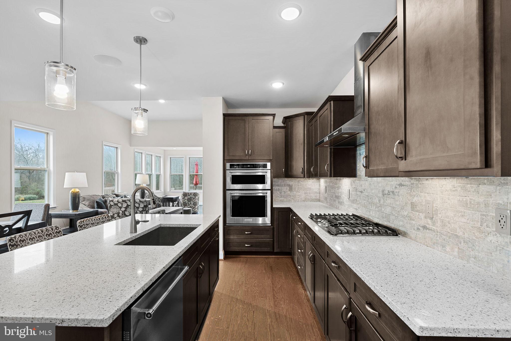 LEXINGTON 7 - Residential