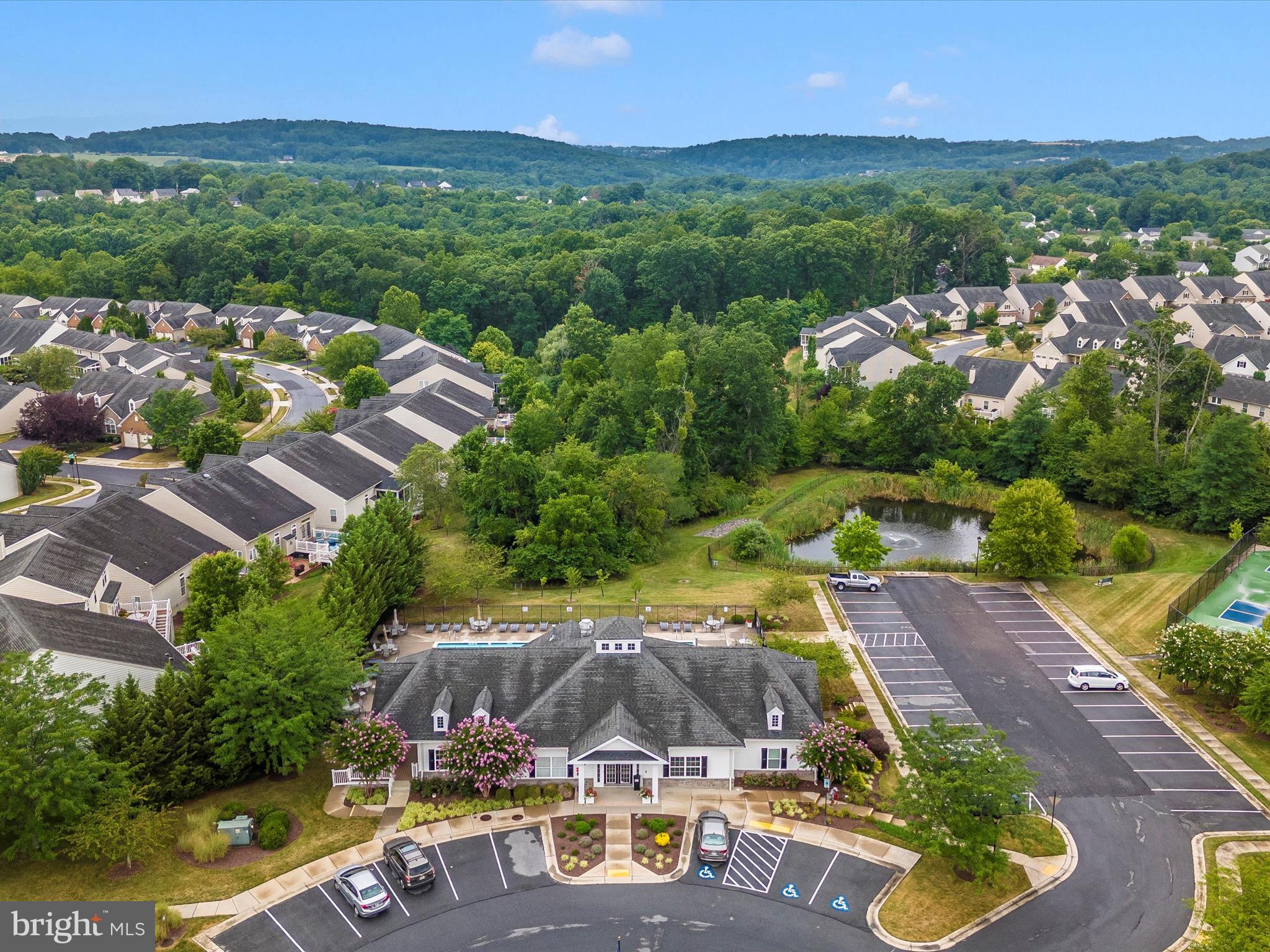 SIGNATURE CLUB AT GREENVIEW - Residential