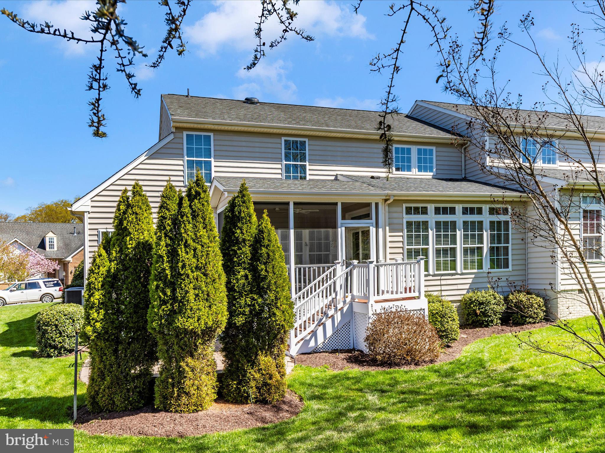 SIGNATURE CLUB AT GREENVIEW - Residential