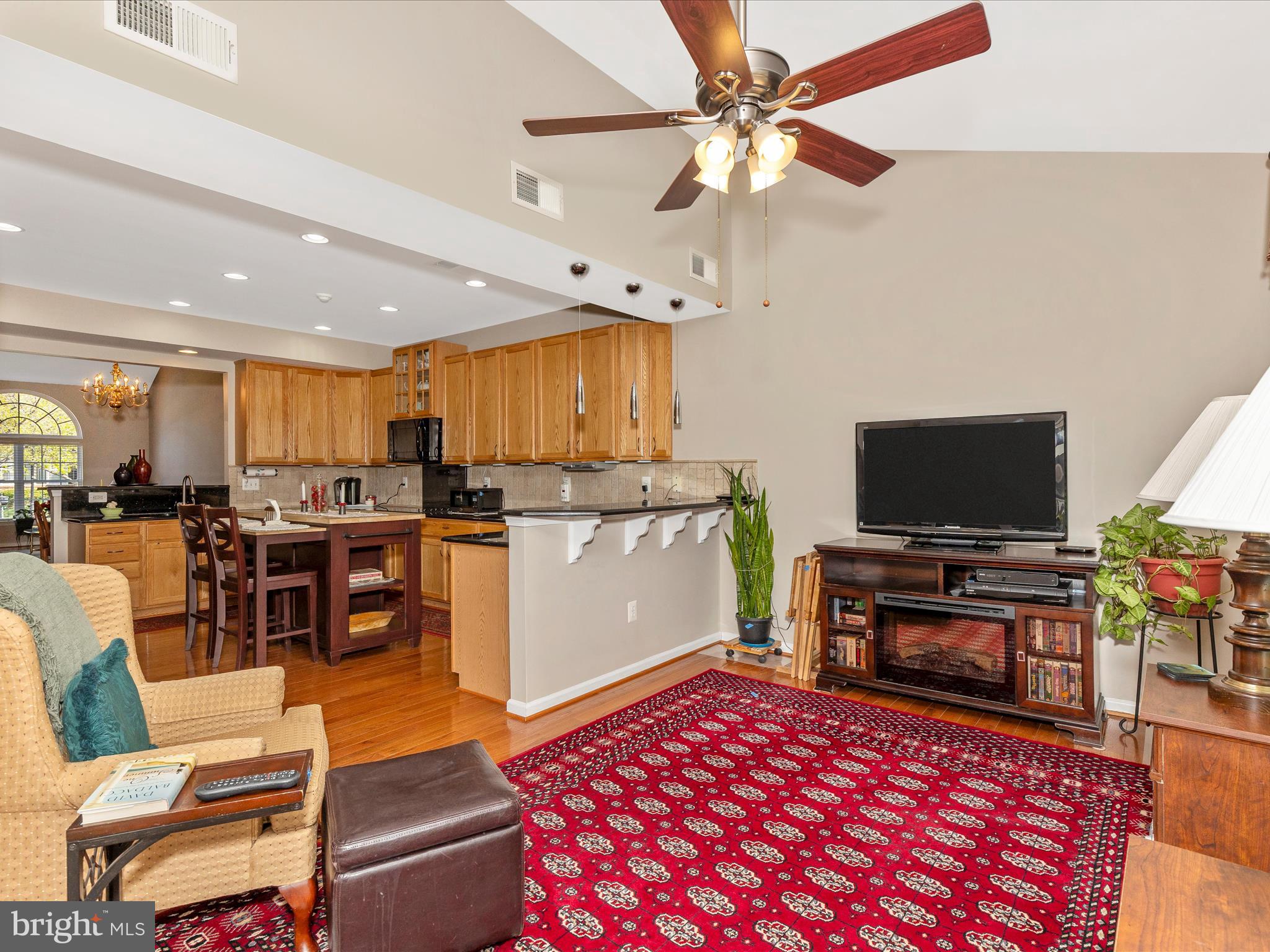 SIGNATURE CLUB AT GREENVIEW - Residential