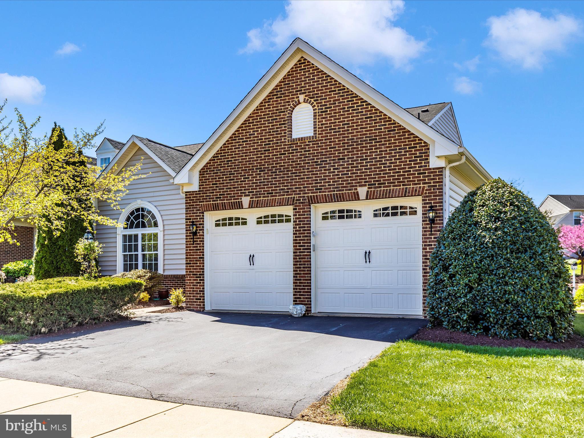 SIGNATURE CLUB AT GREENVIEW - Residential