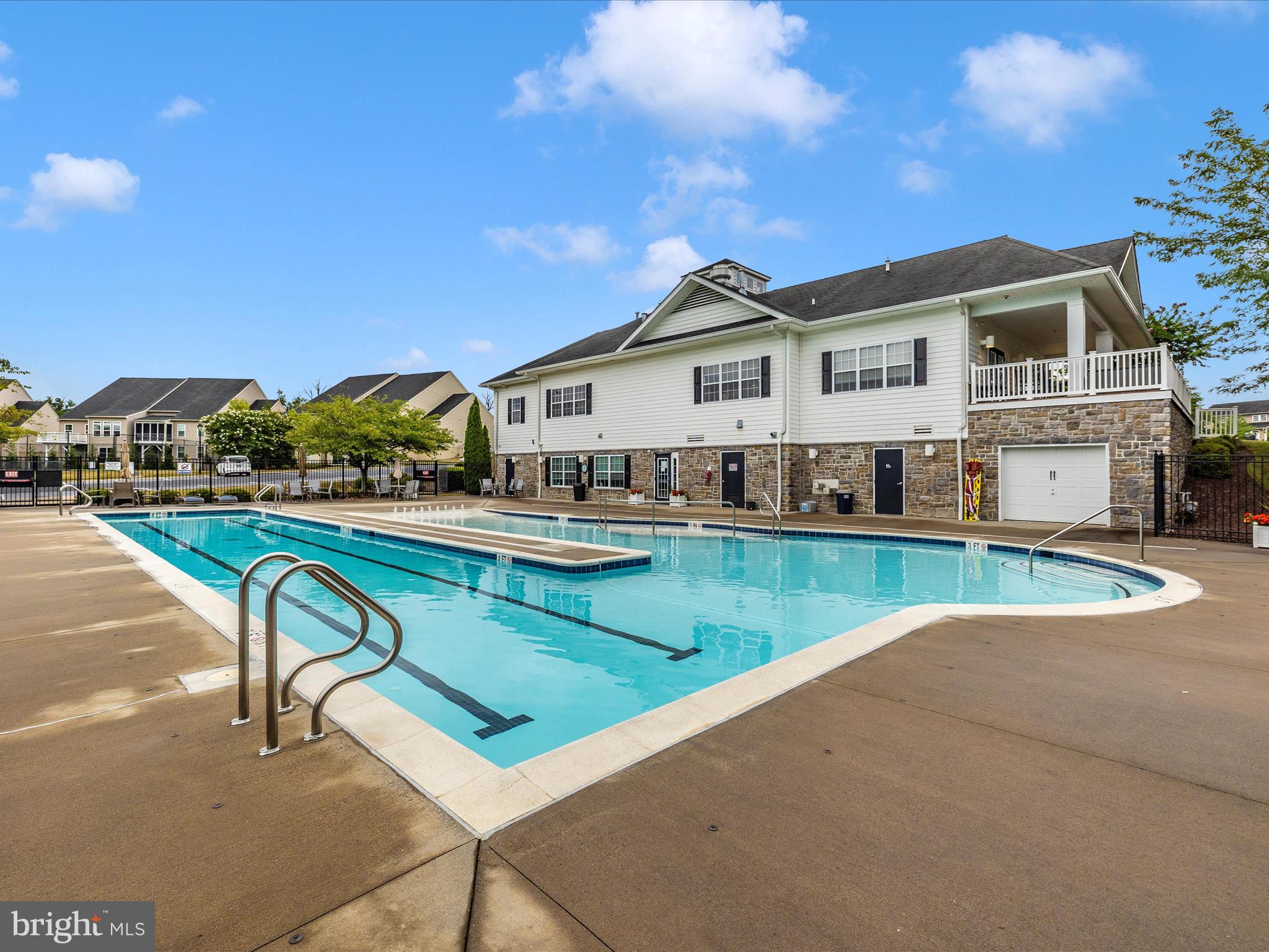 SIGNATURE CLUB AT GREENVIEW - Residential