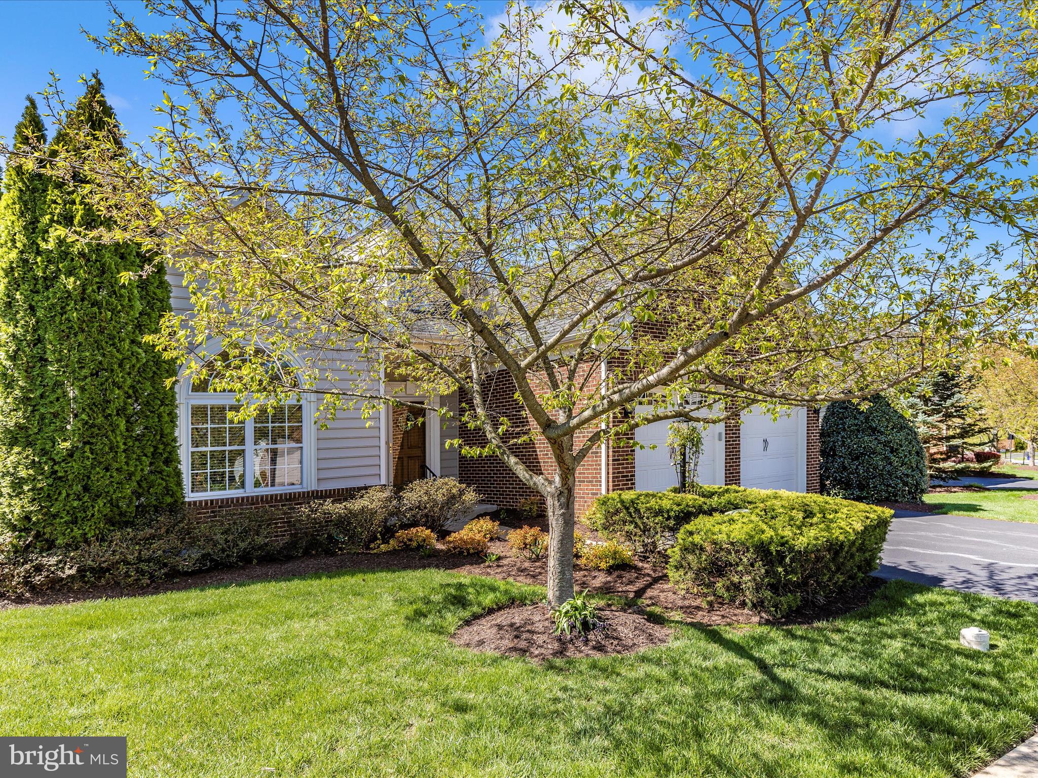 SIGNATURE CLUB AT GREENVIEW - Residential