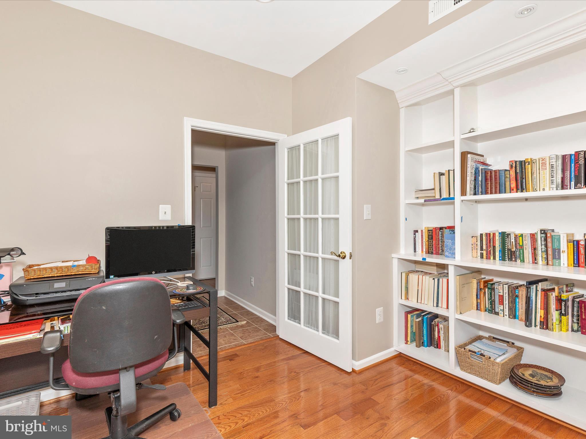 SIGNATURE CLUB AT GREENVIEW - Residential