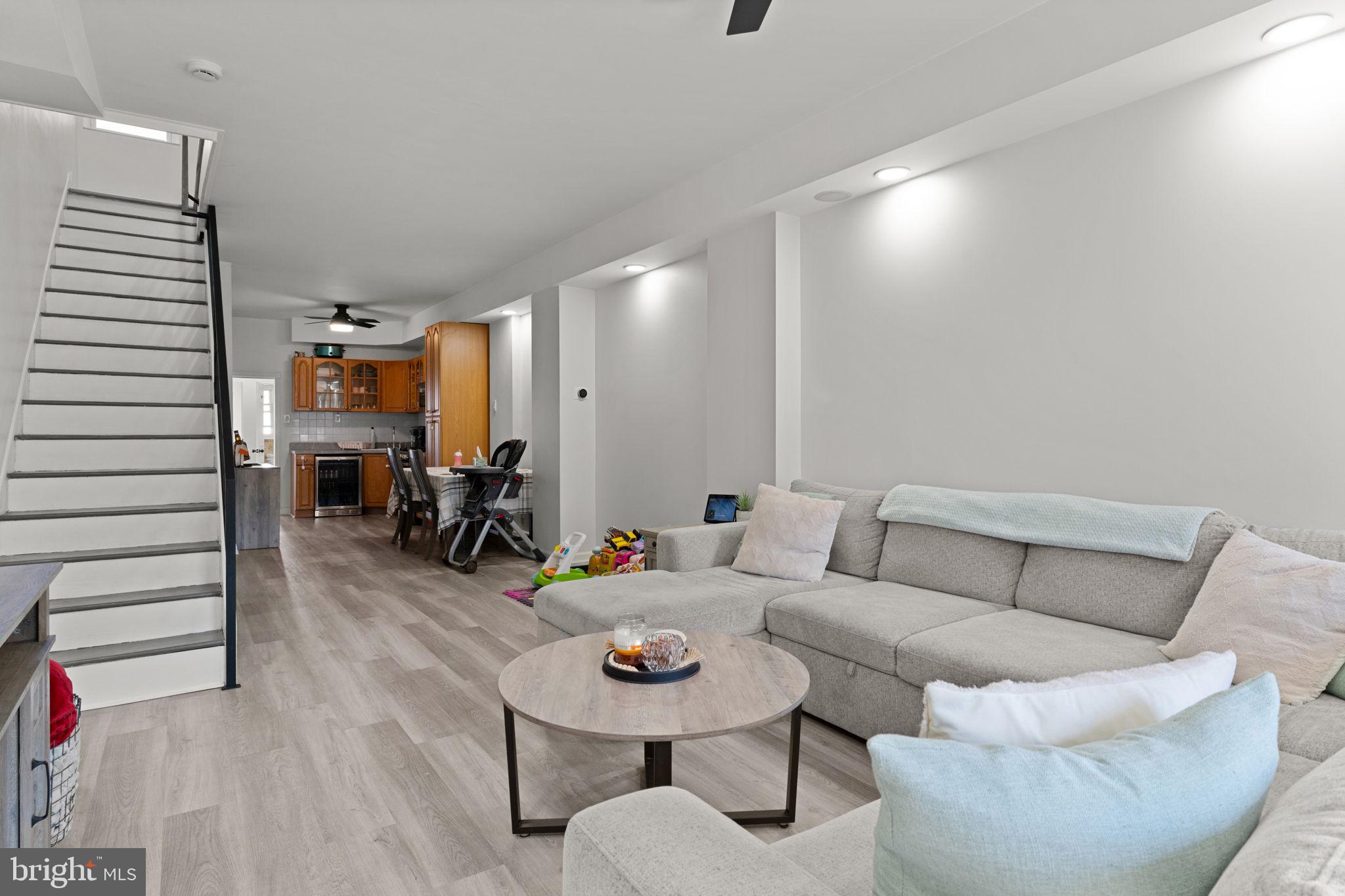 3548 E THOMPSON STREET