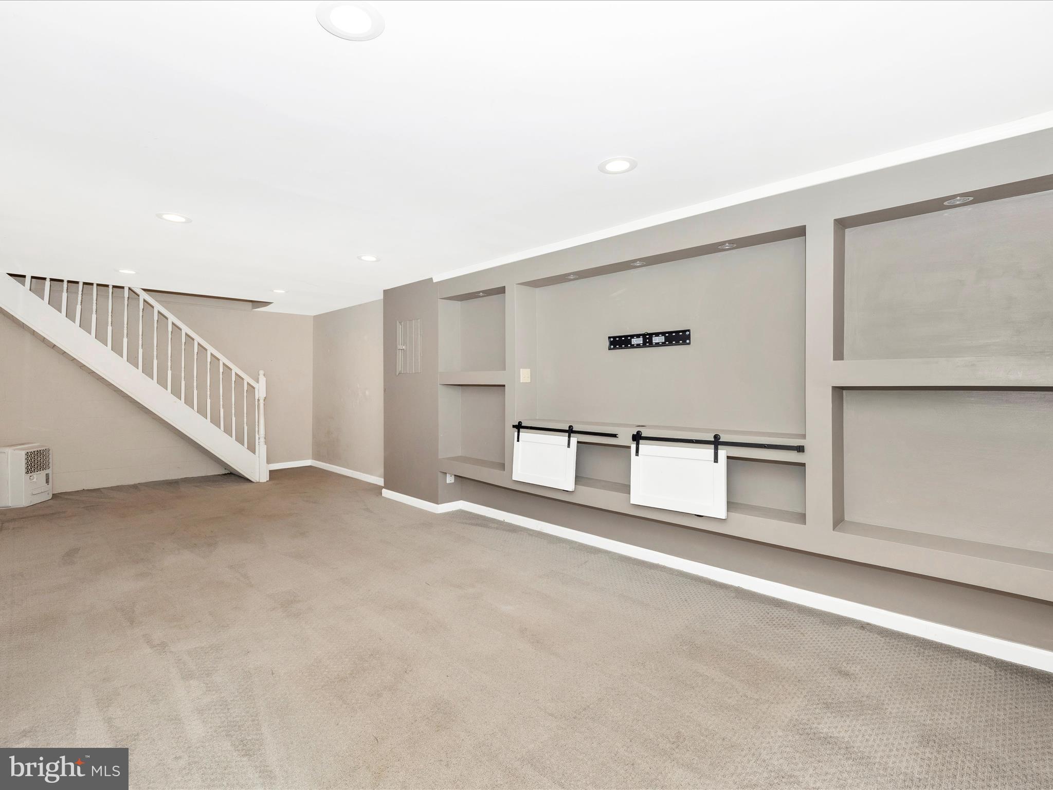 HILCREST ORCHARDS - Residential