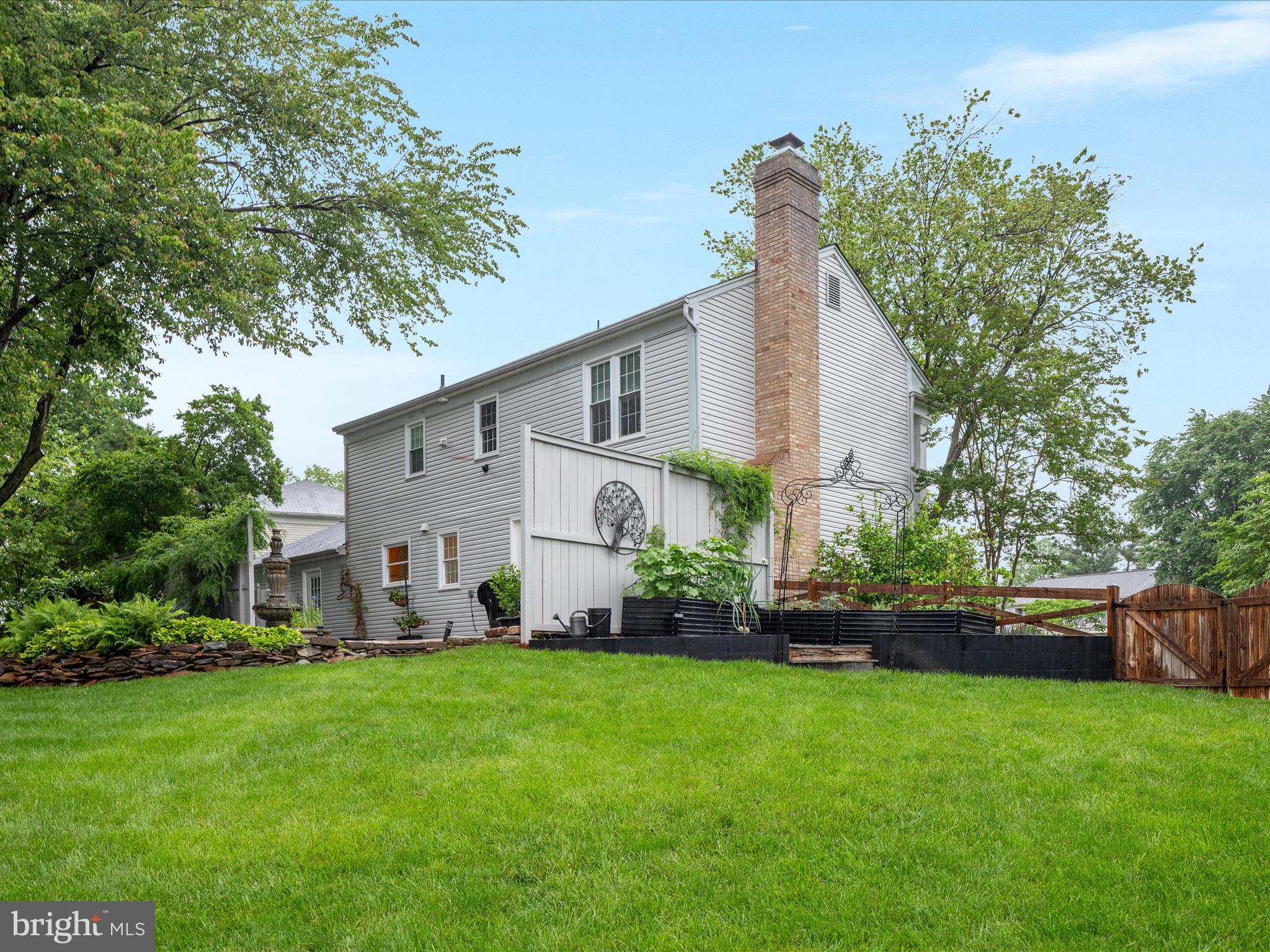 14 MUCKLEHANY LANE