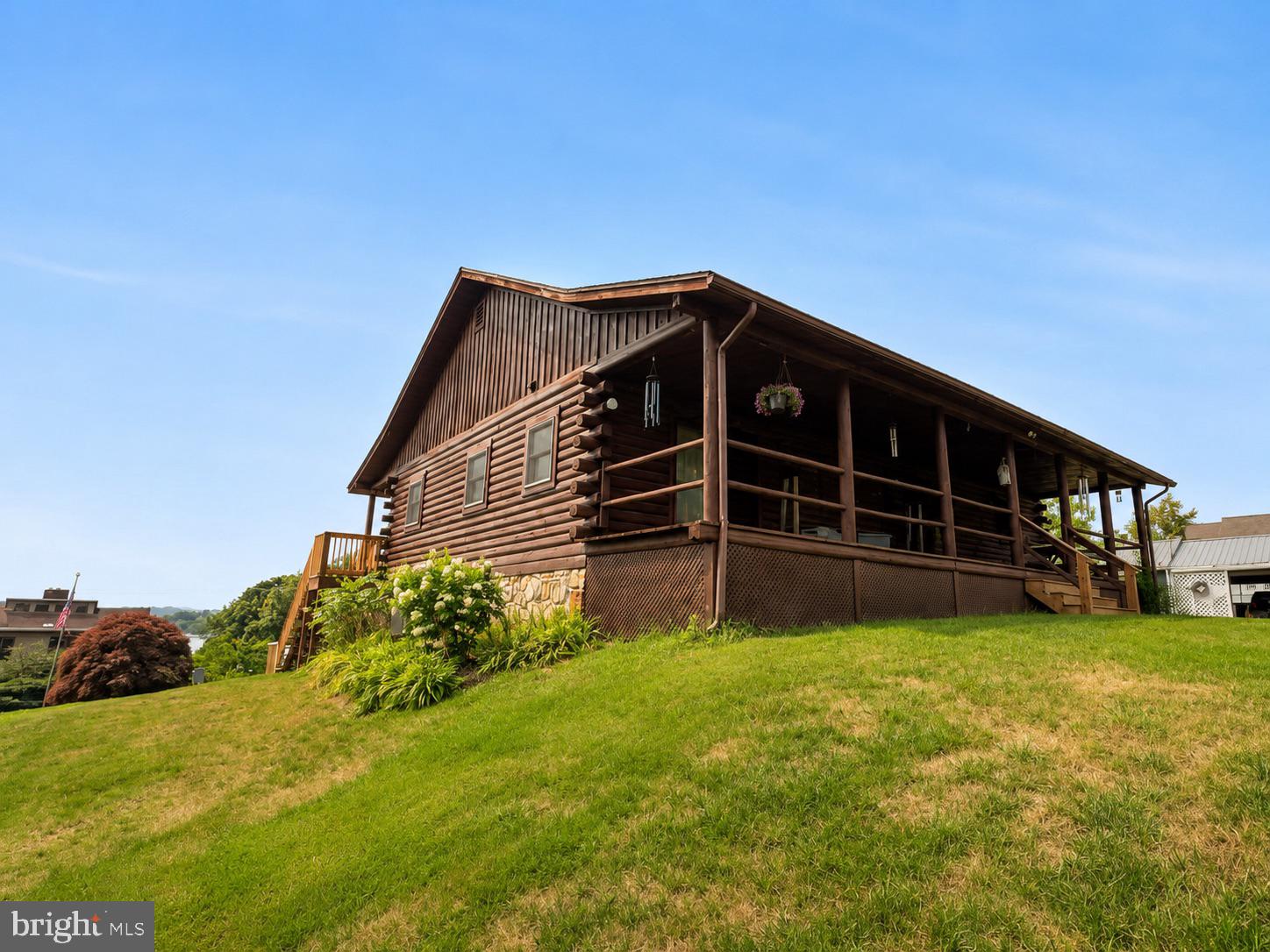 19 LAKE MEADE DRIVE