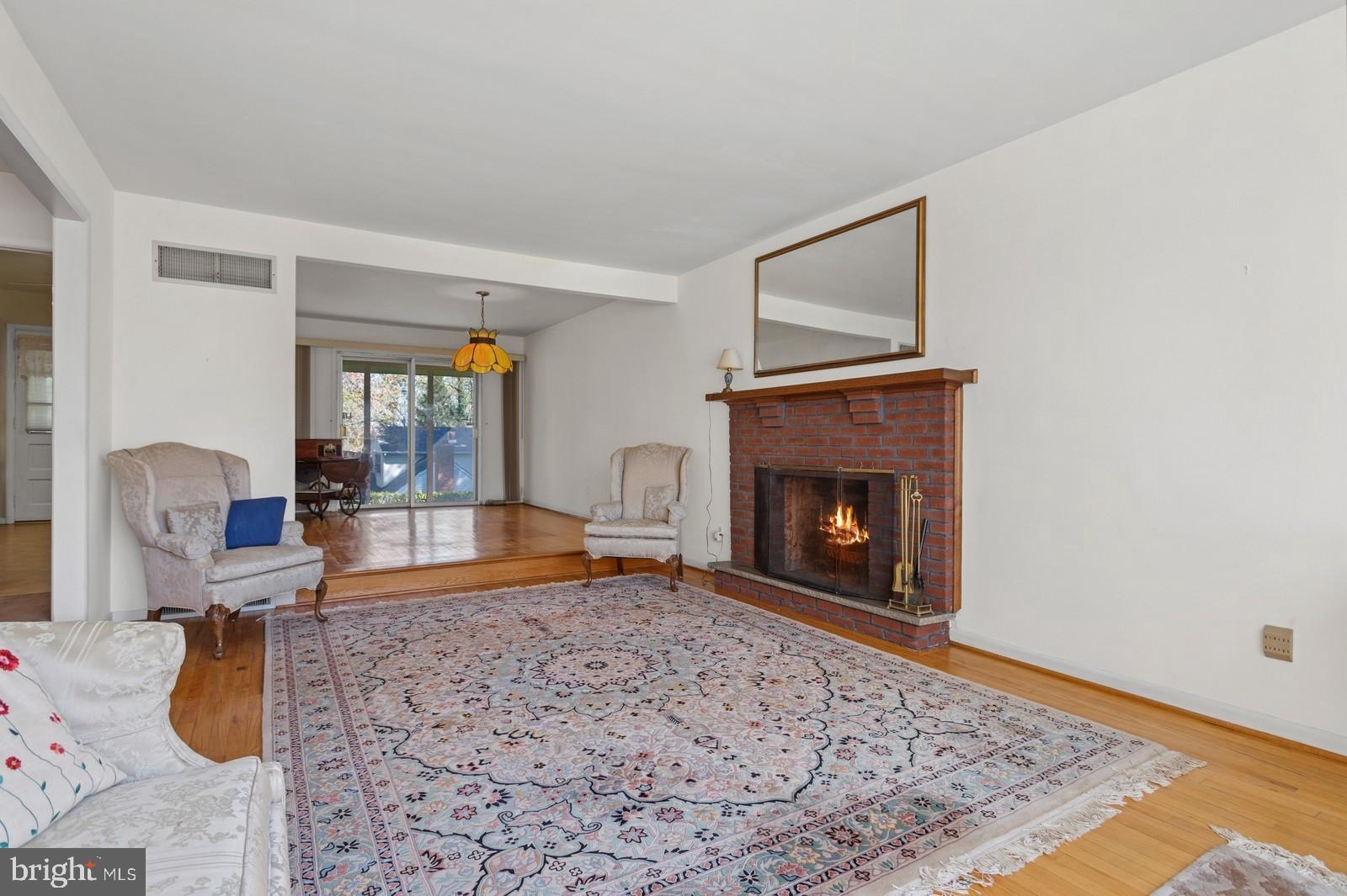 615 PARDEE LANE
