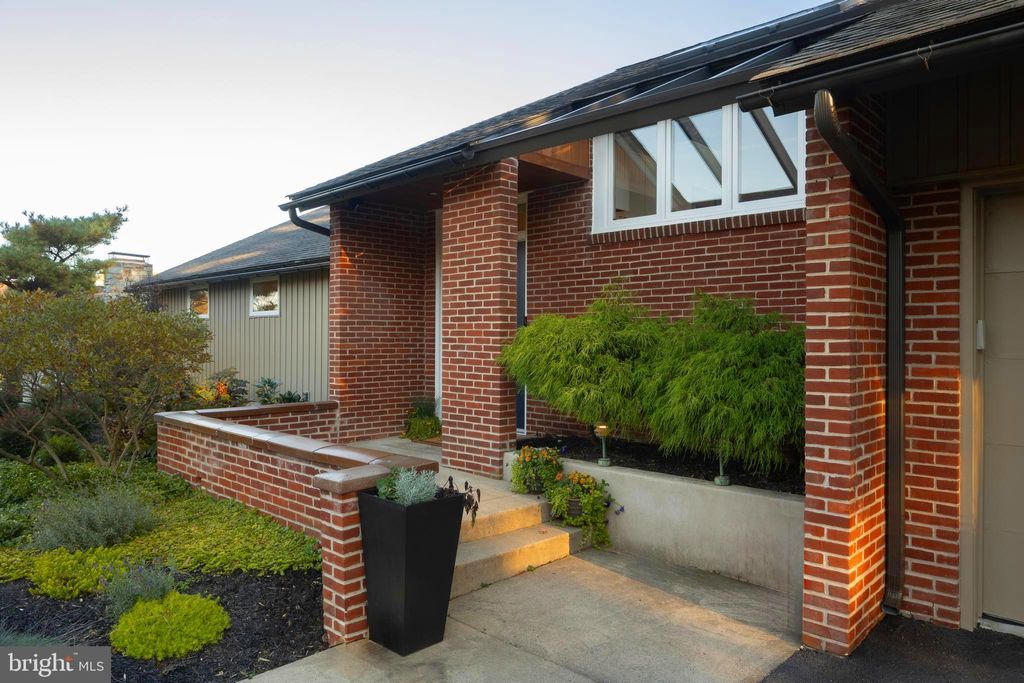 Photo of 21 N Bausman Drive, Lancaster, PA 17603 (MLS # PALA2043314)