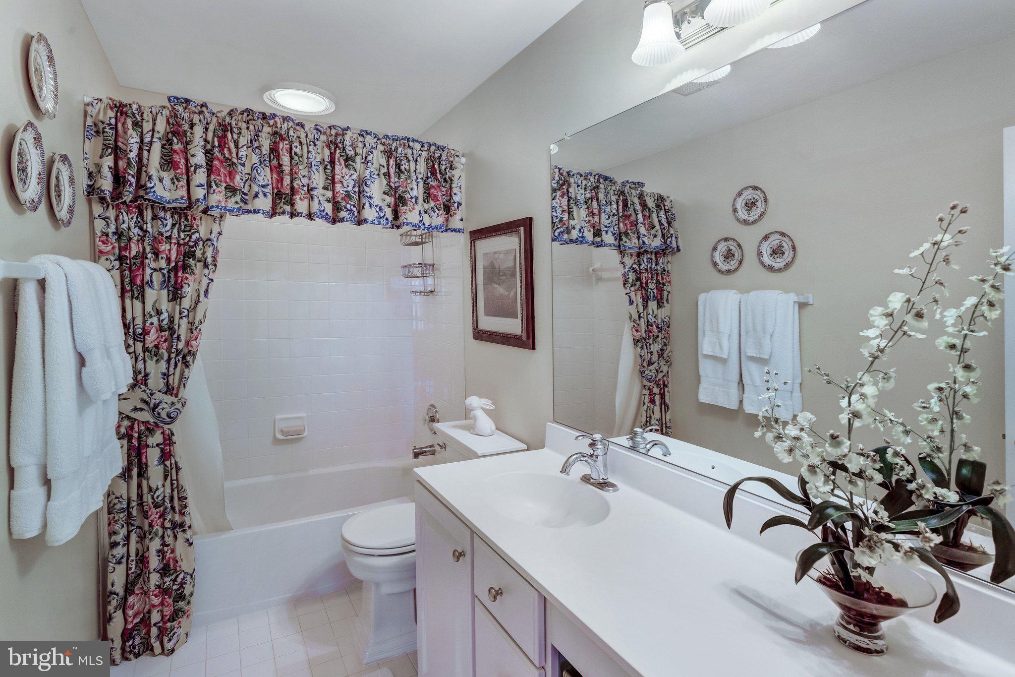 MEADOWBROOK WOODS - Residential