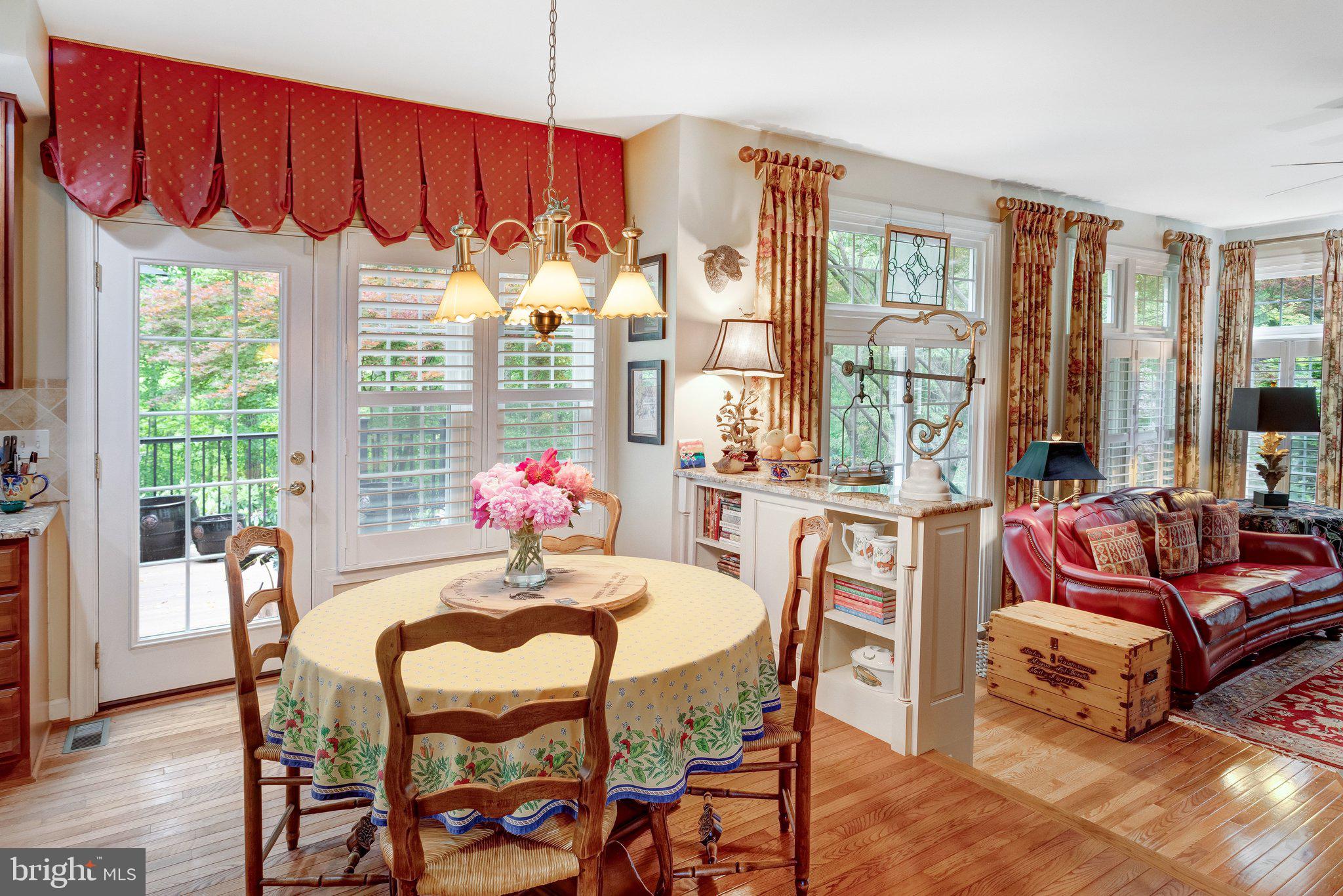 MEADOWBROOK WOODS - Residential