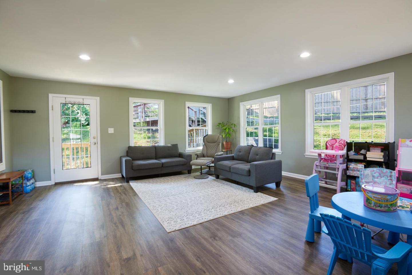 EAST SPRINGBROOK - Residential