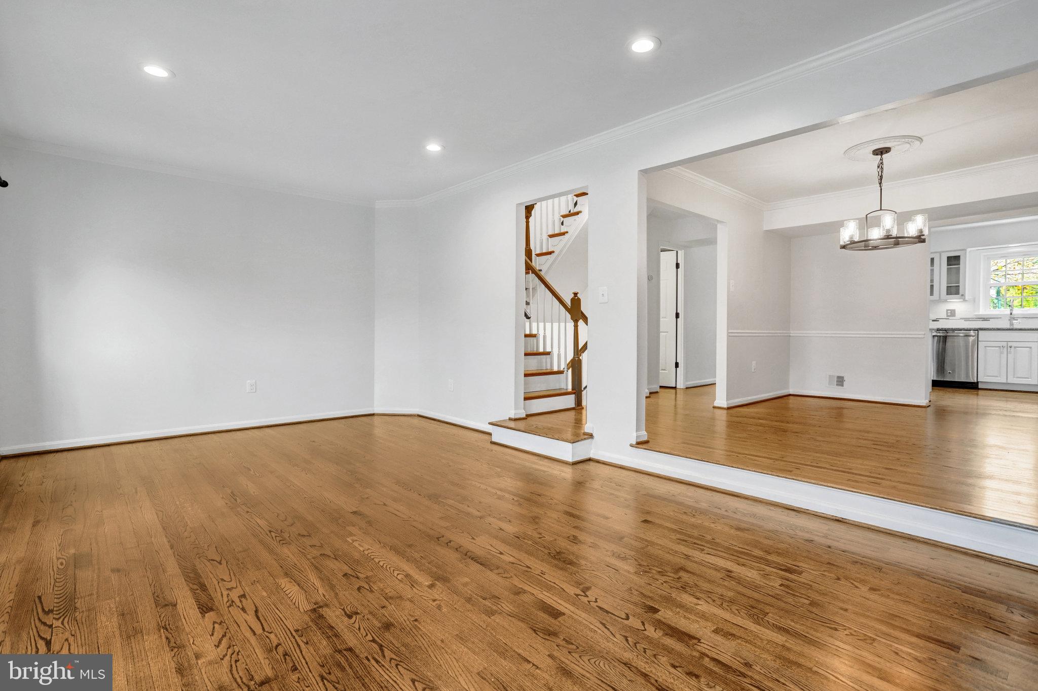 MANCHESTER SQUARE - Residential Lease