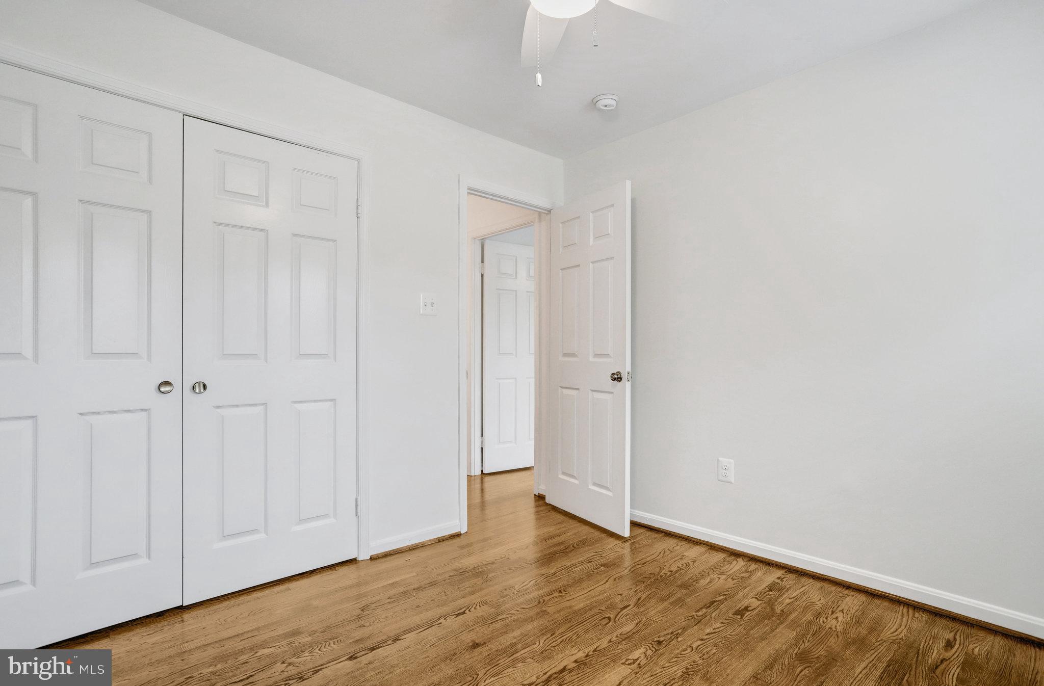 MANCHESTER SQUARE - Residential Lease