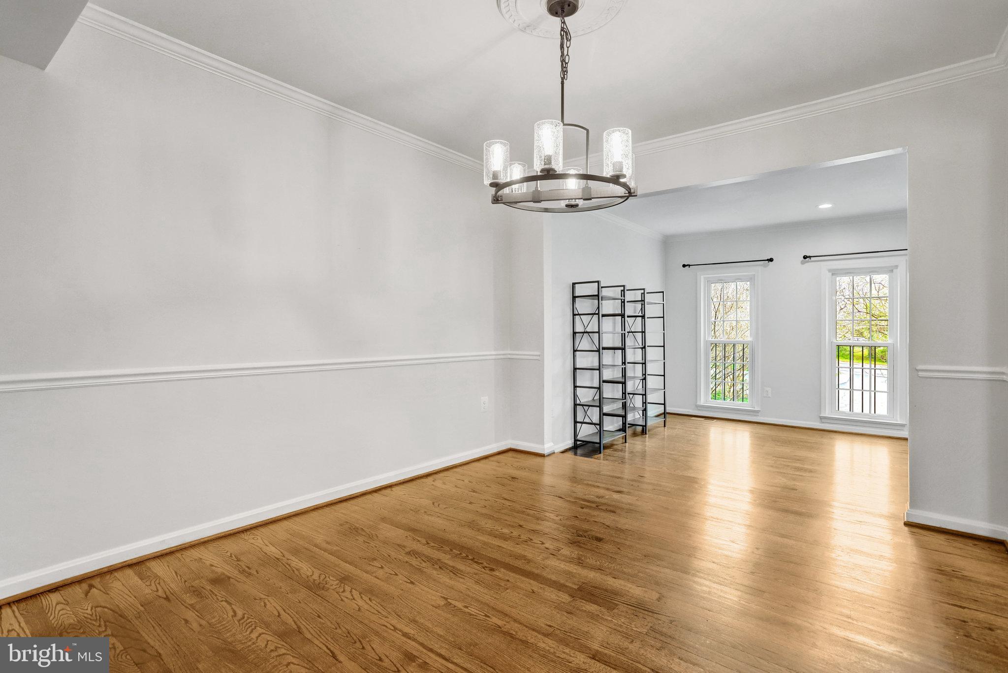 MANCHESTER SQUARE - Residential Lease