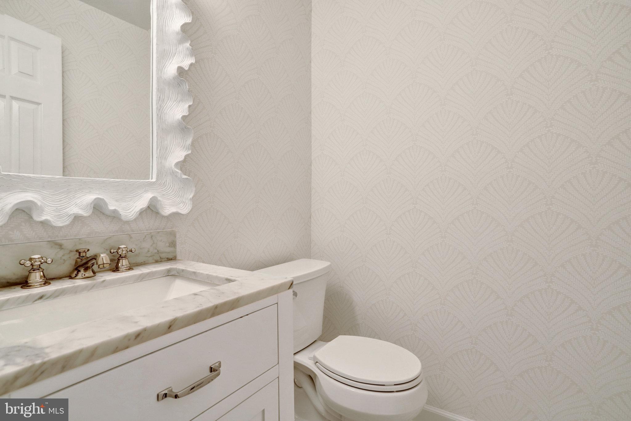 MANCHESTER SQUARE - Residential Lease